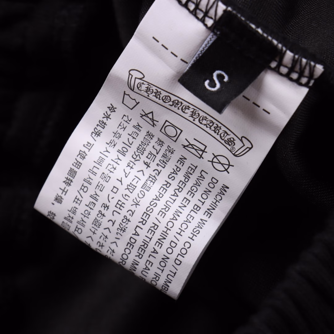 Chrome Heartsch 25ss embroidered white label cross shortsHand-cranked custom leather labelsThe design of the elastic waist and drawstring waistband ensures a comfortable fit. The custom-made fabric has a loose fit