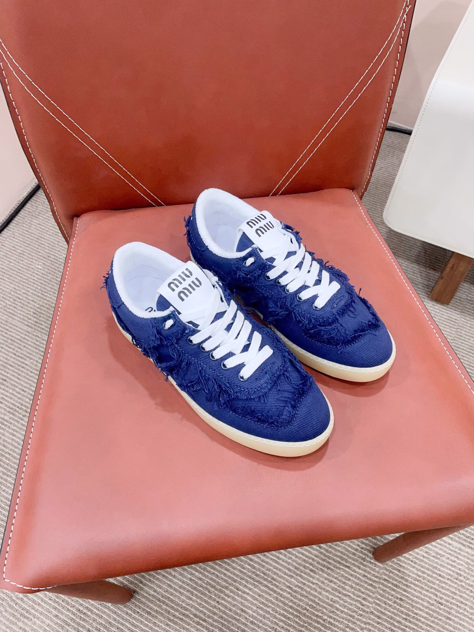 Miu Mi*24ss Spring/Summer Miu Miu Lace-up Sneakers | Casual shoes, lace-up thick-soled shoes, casual height-increasing, versatile, trendy little white, trendy shoe girls. 