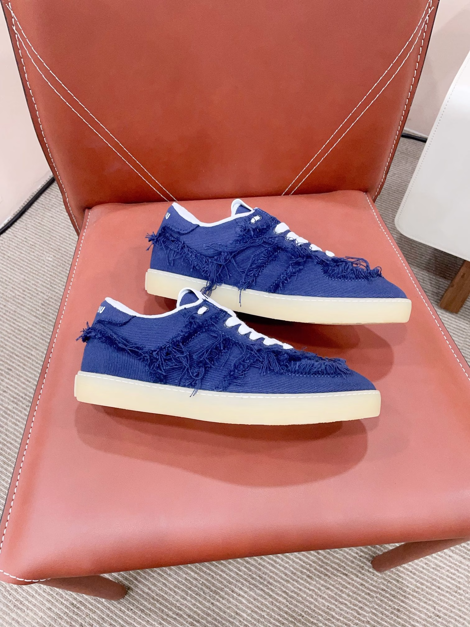 Miu Mi*24ss Spring/Summer Miu Miu Lace-up Sneakers | Casual shoes, lace-up thick-soled shoes, casual height-increasing, versatile, trendy little white, trendy shoe girls. 