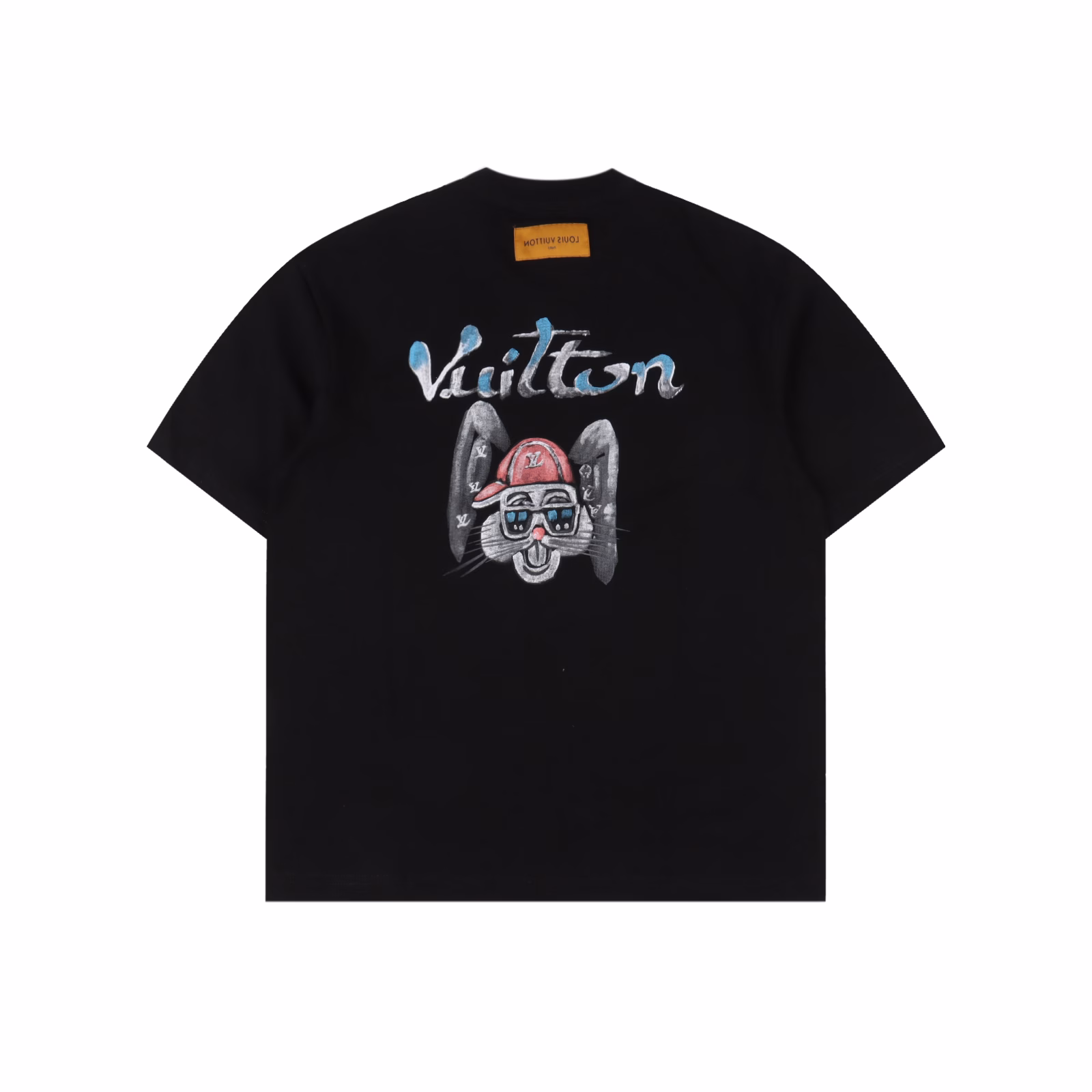 Louis Vuitton 25ss hand-painted graffiti rabbit head print short sleeveThe new summer channel limited edition retro brand logo is simple yet stylish. The summer street style is cool and the couple's temperament style is in white and black. Two colors are recommended for purchase. The custom-made high-weight knitted pure cotton fabric provided by the customer has a solid hand feel and looks very upscale when worn. It is soft and delicate. The beige version is made with a regular washed process, exuding a sense of style while still being fashionable and having a very street vibe. It is a must-have versatile item for high streets! The color matching is processed with the latest version of the computer printing system, which is very exquisite and shows your taste, allowing people to know at a glance what you are wearing. It combines taste and a sense of style. The loose OS cut is in line with the current trend aesthetic!