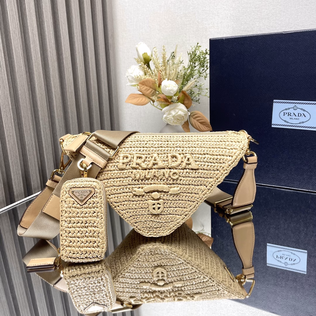 Straw triangle bag 🎉🎉 THIS PURE hand-woven triangle BAG DESIGN IS WONDERFUL 🎉 THREE-DIMENSIONAL hand-woven font, complex handcrafted LOOK PARTICULARLY GRAND/FASHIONABLE, large capacity SPACE, GREAT FIT EFFECT, 100% TURN head RATE 😀 SUMMER MUST-HAVE 🎉 Hurry up and get IT