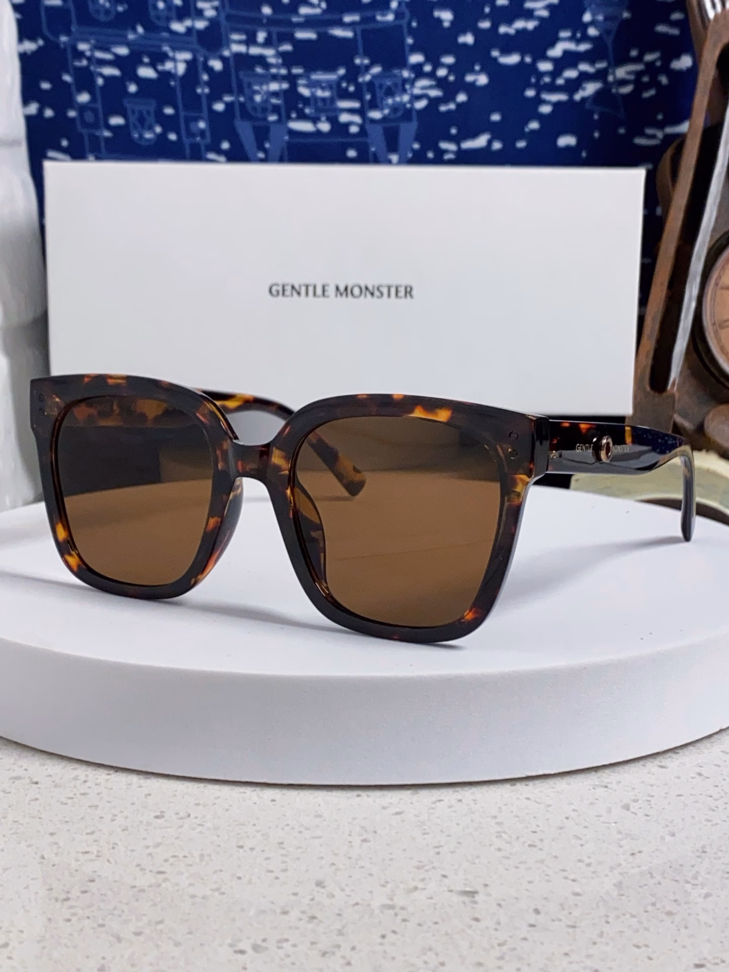 Gentle Moster(GM) sunglasses, Korean version, trendy polarized sunglasses, women's square frame, Jennie's style, big face, Internet celebrity's style, European and American