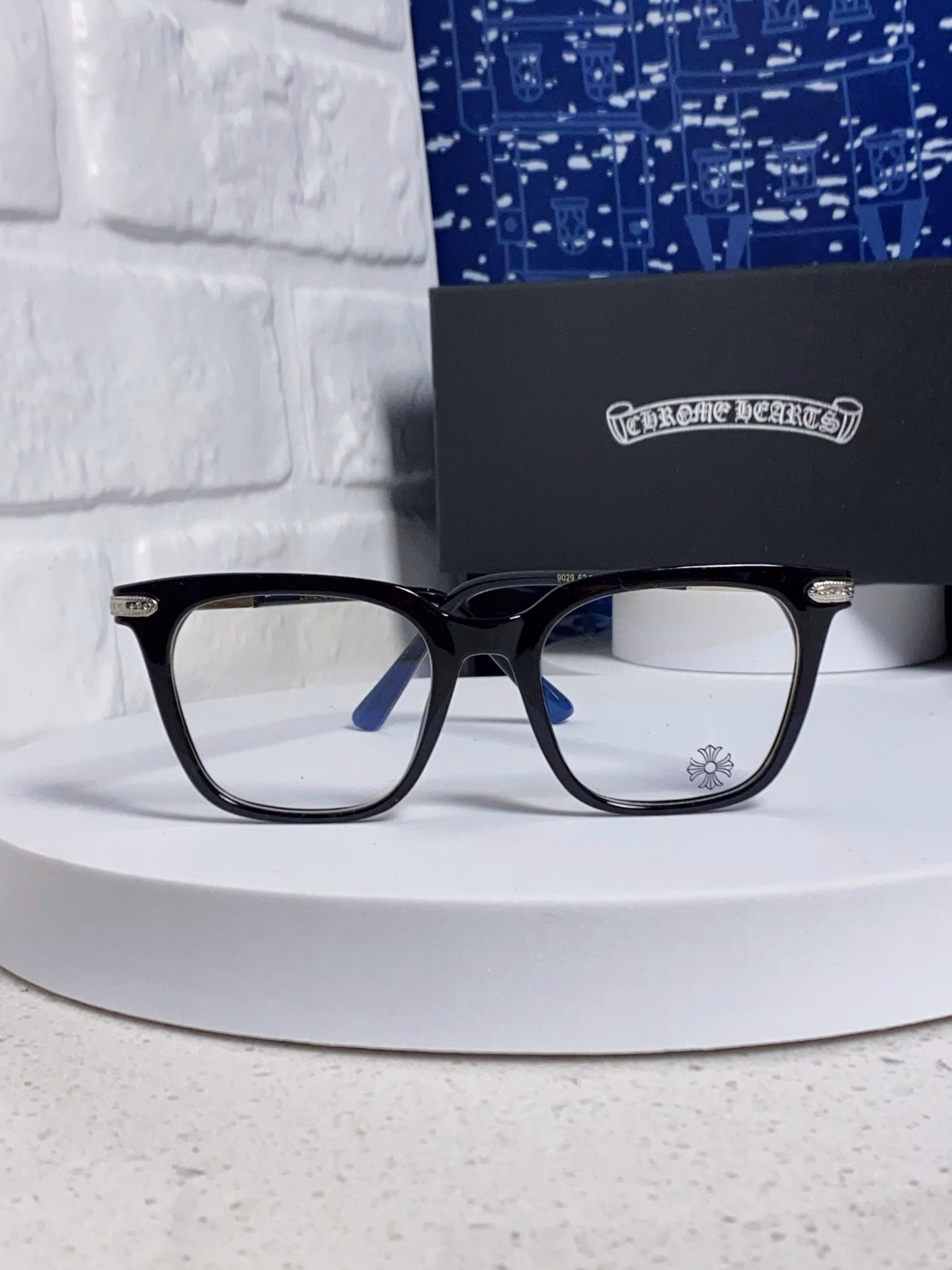 ChromeHearts 2025's new no-makeup wonder black-framed glasses are suitable for both women and men, offering protection against myopia, blue light, radiation and eye care