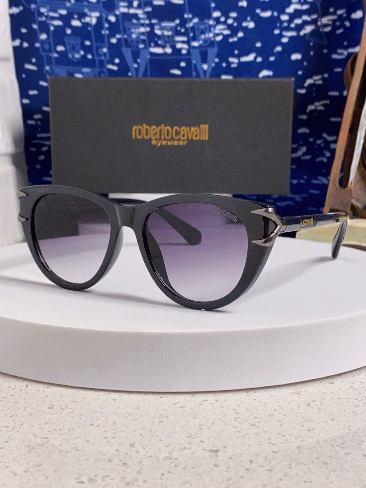 RobertoCavalli's 2025 new polarized sunglasses for women, Korean version, trendy and fashionable round face sunglasses, and UV-resistant glasses