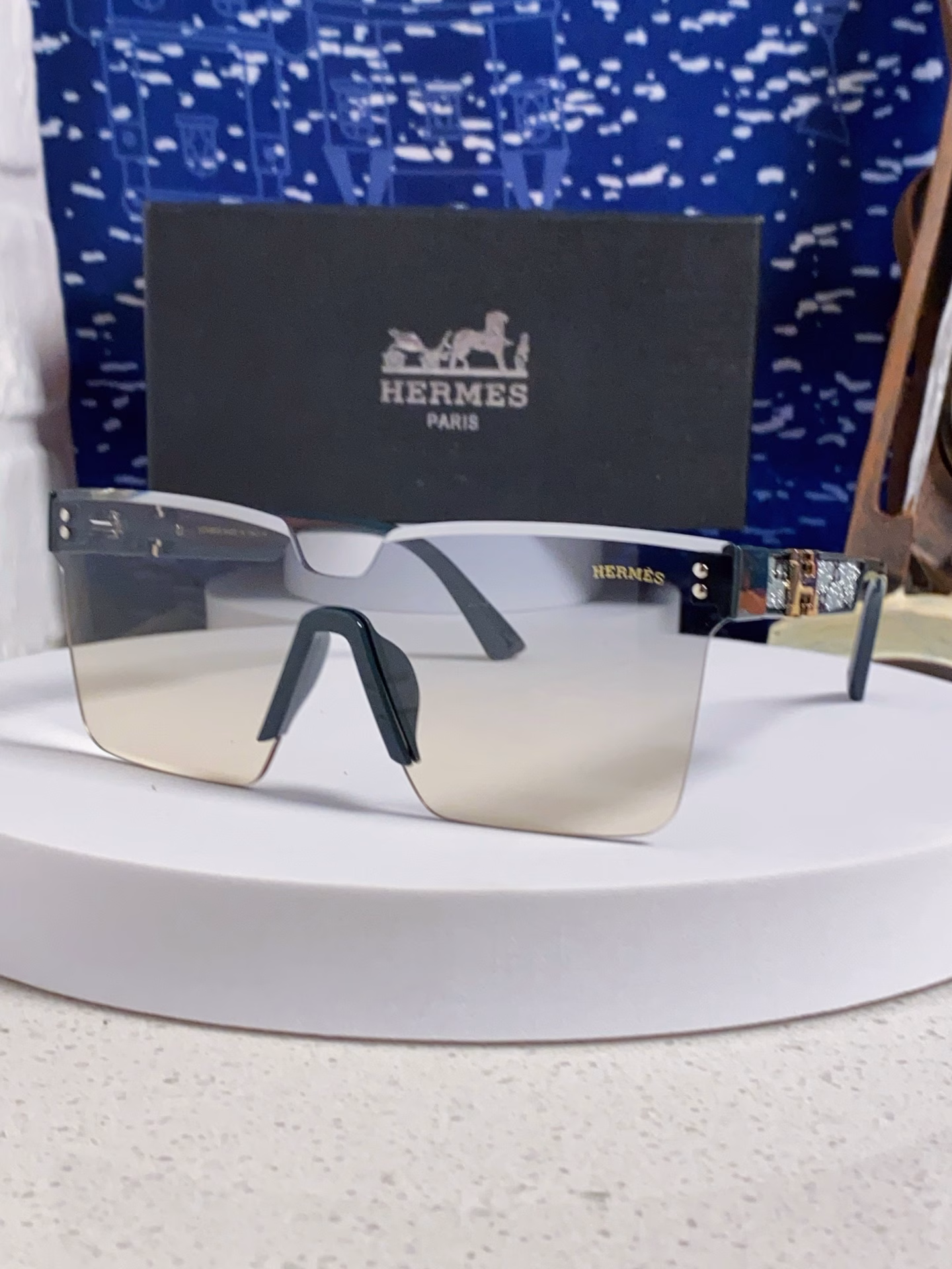 Hermes 2025 new women's sunglasses, high-end frameless, popular square and round face, slimming and elegant, sun protection and shading sunglasses