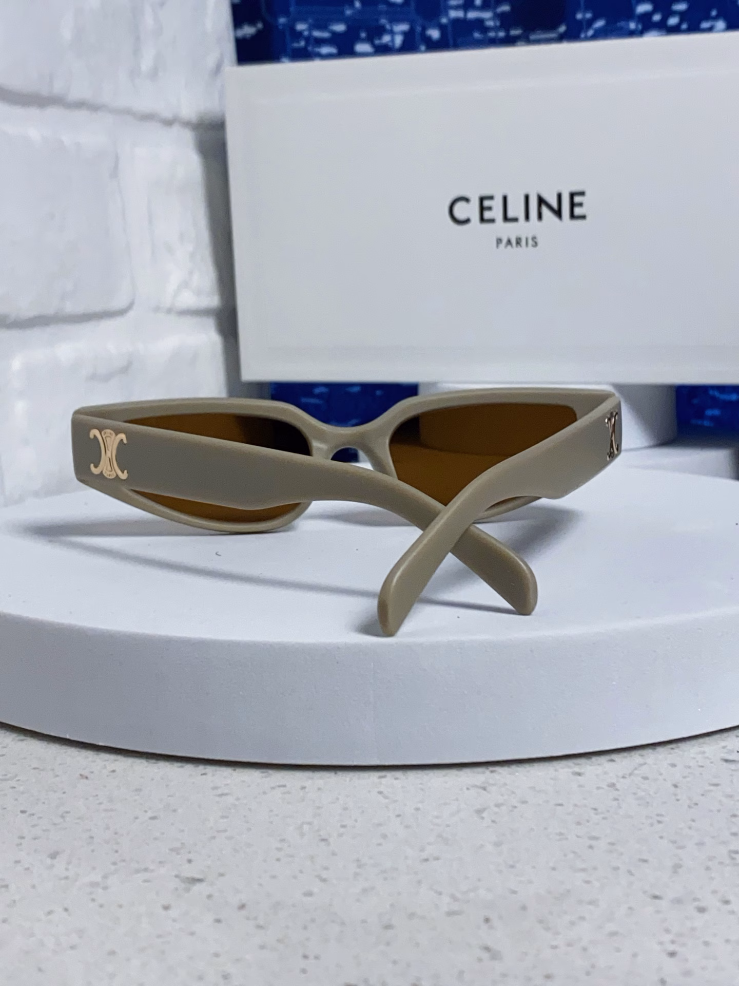 Celine 2025 new cat-eye sunglasses for men and women, high-end sunglasses for spring and summer, windproof, UV-proof and sun-proof