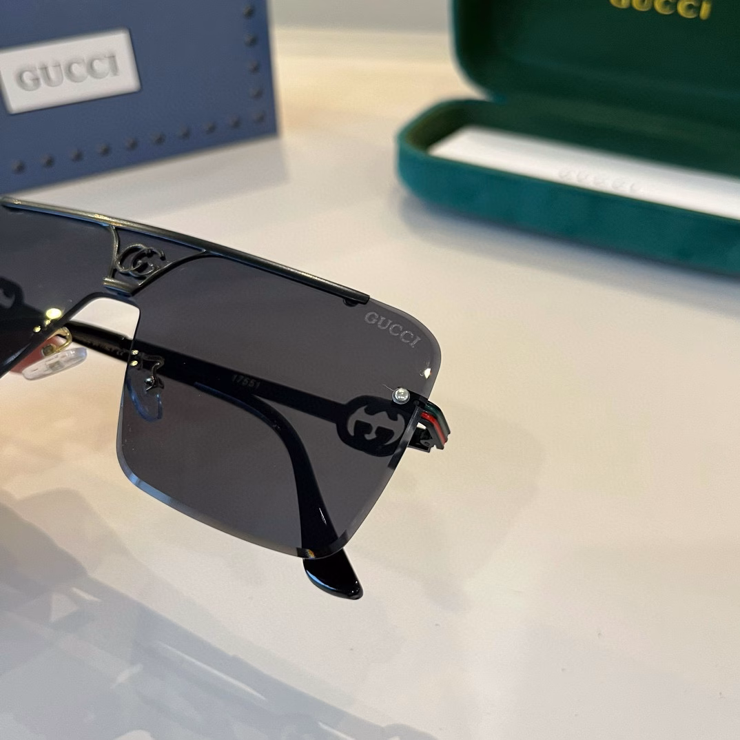 Crafted by a world-class master of GUCCI. Polarized sunglasses, high-end, trendy and fashionable, versatile men's style, versatile slimming face sunglasses, high quality! Driving sunglasses