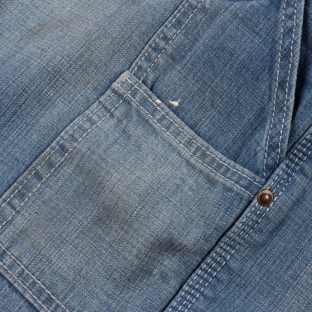 SAINT MICHAEL 25SS Splashed ink fringed logging Denim shortsThe entire pair of trousers is made of 430g 100% pure cotton 15-ounce cyrown denim fabric. The production process of this pair of trousers is more expensive than that of previous trousers. There are too many parts that need to be washed and aged. The re-washing water is used for a chestnut fading treatment to create local mottled fading. The front piece is designed with a practical large pocket, and the edges are reinforced with metal rivets. The deep blue denim base is freely decorated with white ink patterns The feet create a casual and retro artistic feel. The edges are not locked, and the rough edges are treated to drape naturally. It is not a deliberate mess but an unadorned and genuine sense