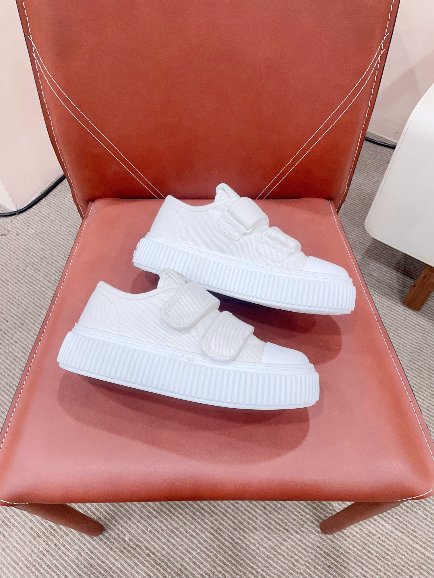 Youdaoplaceholder0 Certified 𝟐𝟎𝟐𝟒𝙨𝙨 𝐧𝐞𝐰The latest biscuit shoesUnderstand Women BEST ❤️The OVERALL STYLE IS very DELICATE and not bulky, CAN ALSO fully expose the ankle 🎉 The toe shape is 
