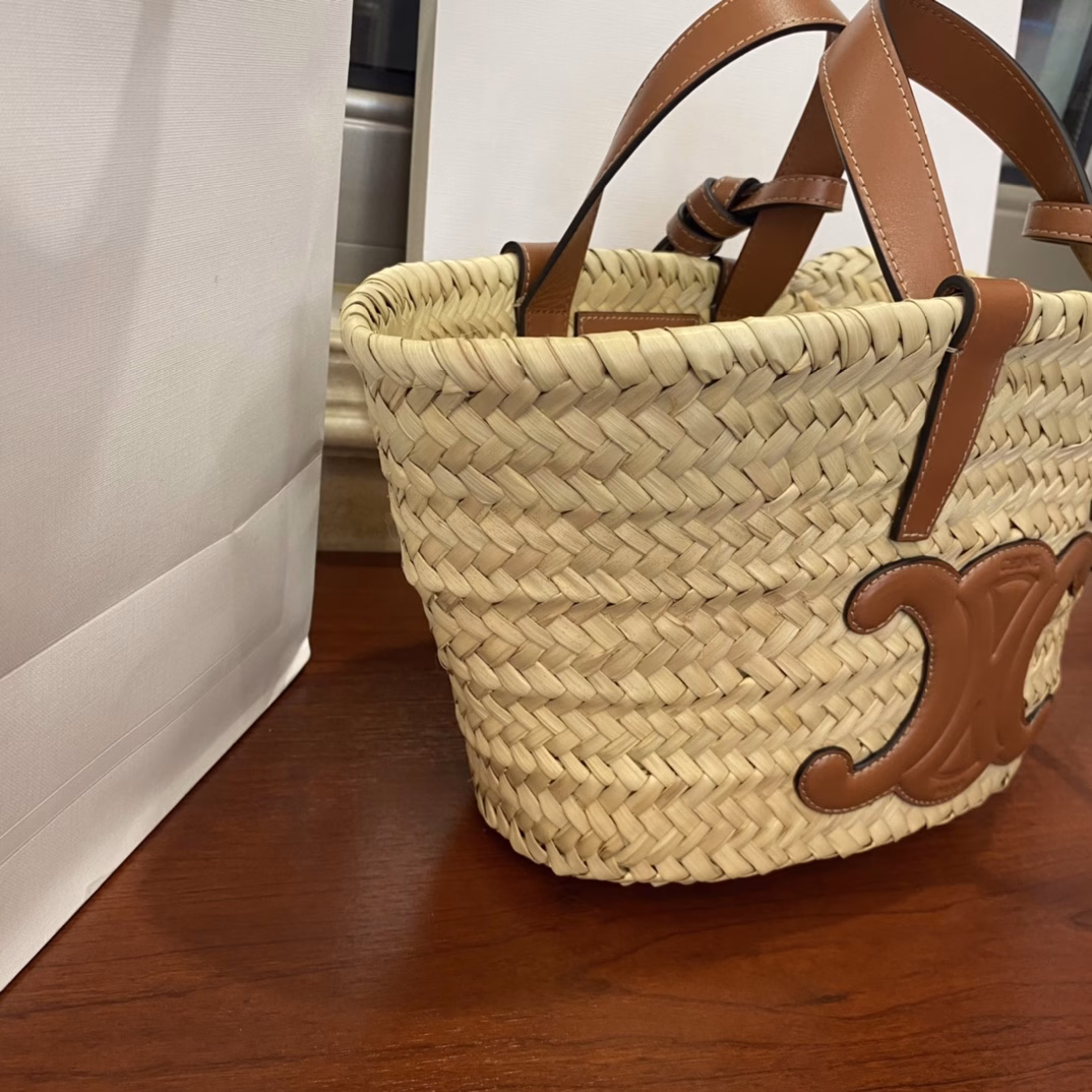 TEEN TRIOMPHE CLASSIC palm leaf cowhide basket bag made of straw for spring and summerANISPalm leaves, with cowhide edgesCowhide shoulder or hand