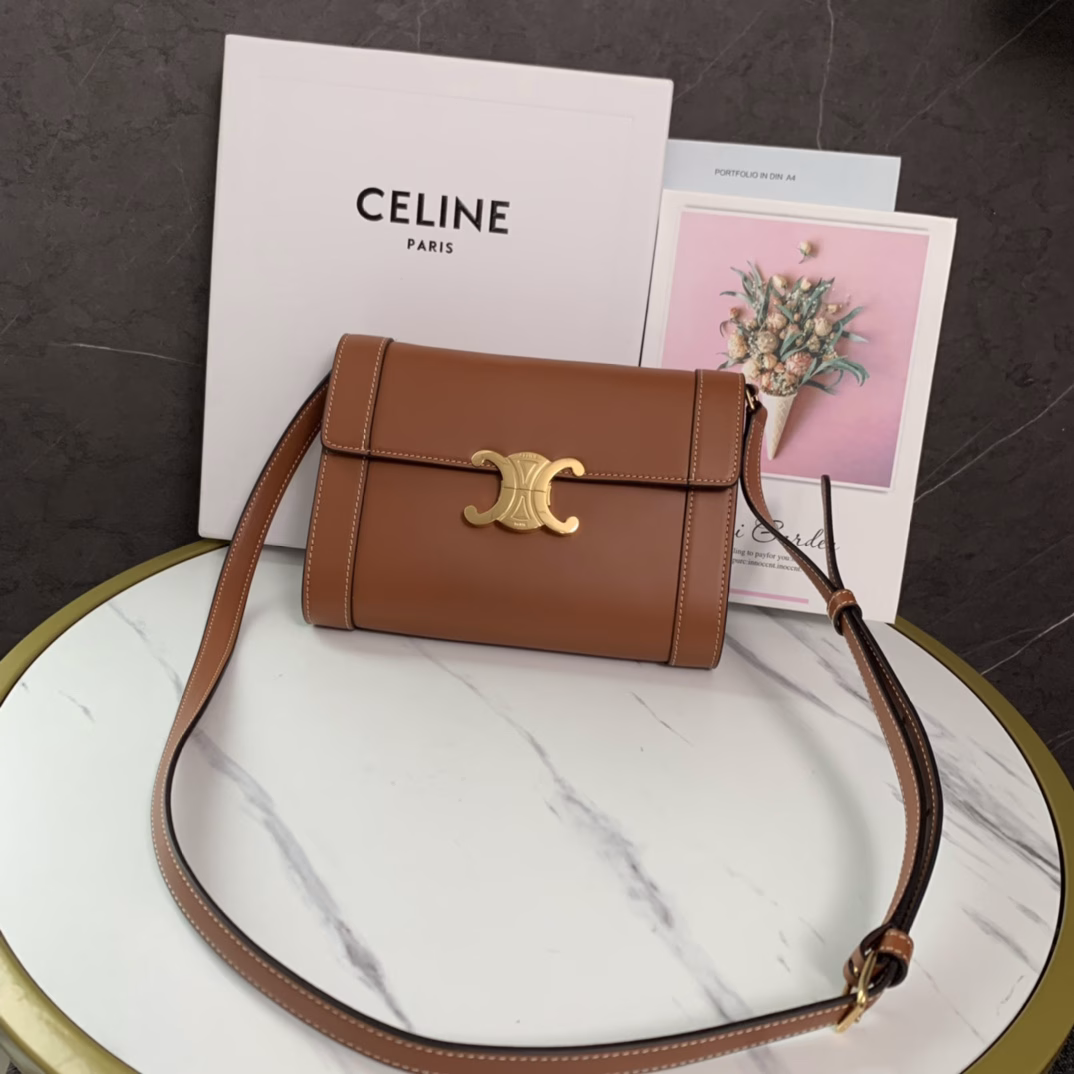 TRIOMPHE Woc hot 〽️_ Dynamic French small bag _Autumn and winter essentials - Super Recommendation - The new generation of Triumph Buckle - Retro charm - An absolute daily favorite bag