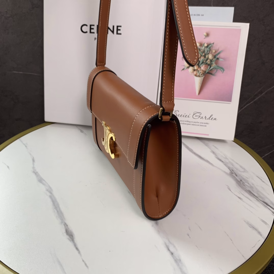 TRIOMPHE Woc hot 〽️_ Dynamic French small bag _Autumn and winter essentials - Super Recommendation - The new generation of Triumph Buckle - Retro charm - An absolute daily favorite bag