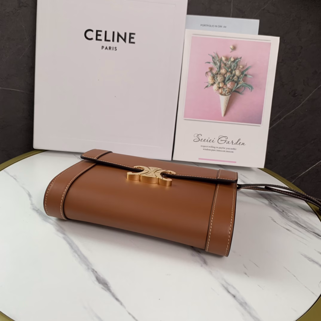 TRIOMPHE Woc hot 〽️_ Dynamic French small bag _Autumn and winter essentials - Super Recommendation - The new generation of Triumph Buckle - Retro charm - An absolute daily favorite bag