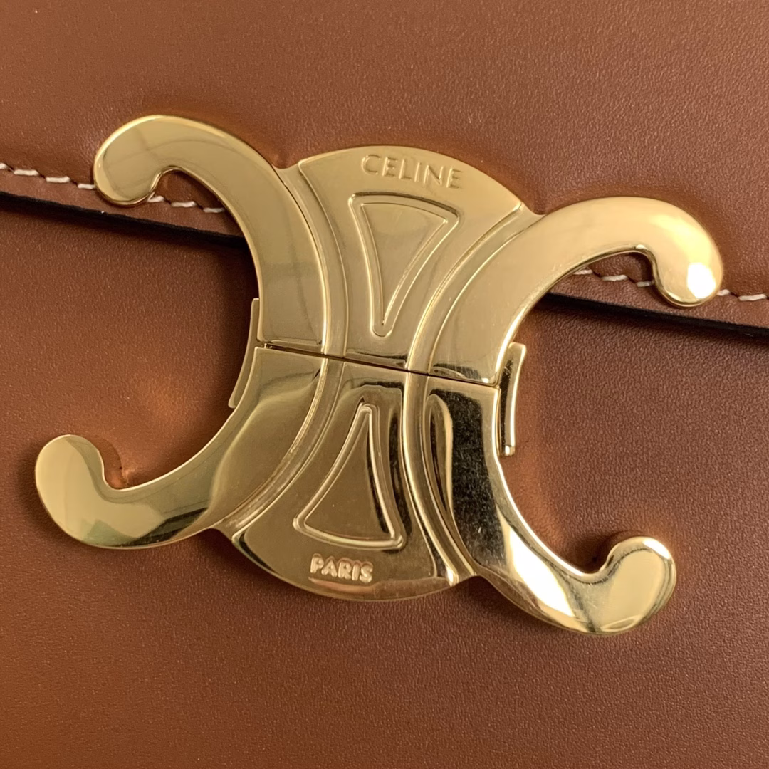 TRIOMPHE Woc hot 〽️_ Dynamic French small bag _Autumn and winter essentials - Super Recommendation - The new generation of Triumph Buckle - Retro charm - An absolute daily favorite bag