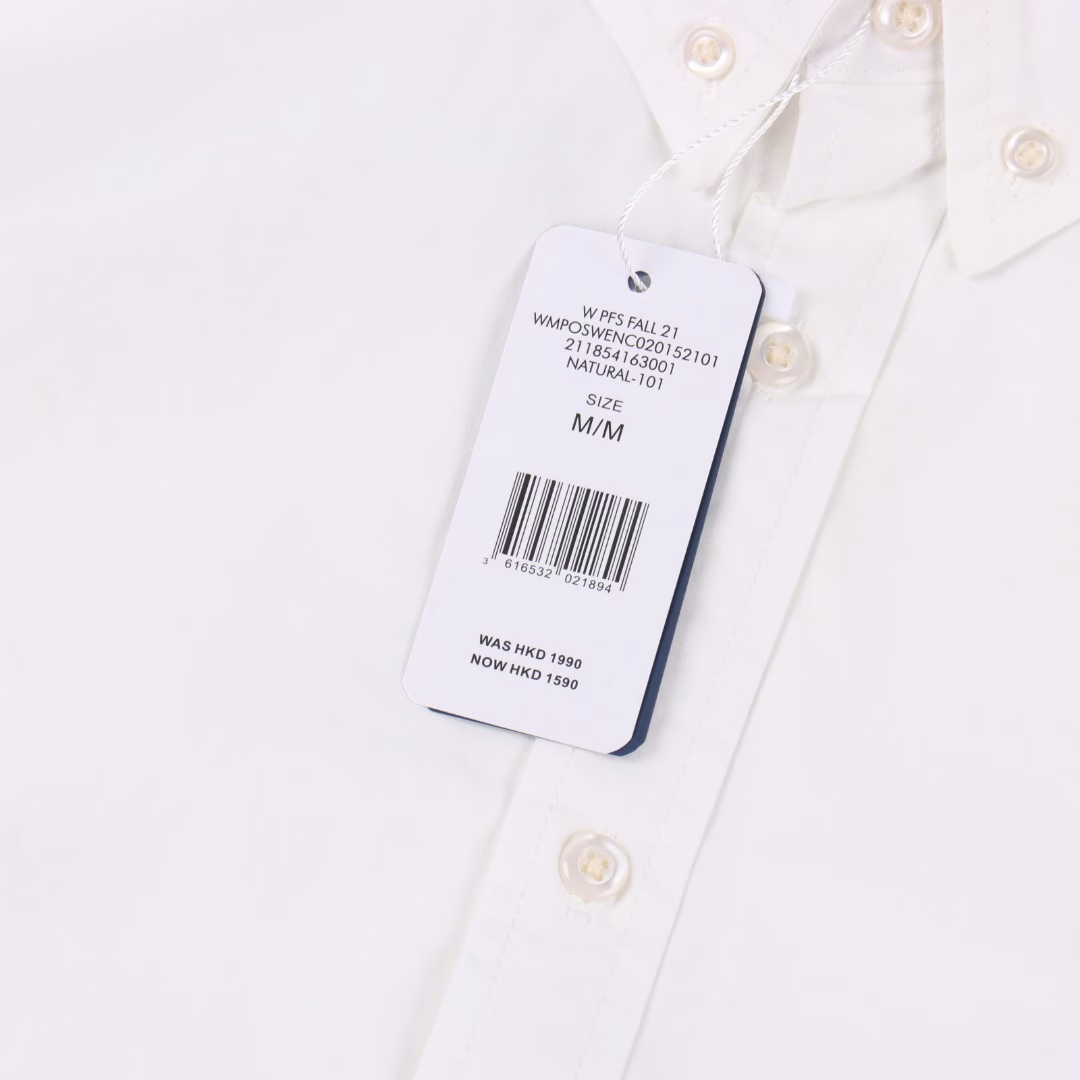 Ralph Lauren American retro classic short-sleeved shirtThere are only a few remaining orders for the new spring and summer men's cotton and linen short-sleeved shirts from the original factory. All the fabrics and accessories are provided by the customer. The cotton and linen fabric is very comfortable, breathable and light to wear in summer. The hand feel is fine, soft and comfortable. The details and craftsmanship are all excellent. It is a must-have for men's wardrobes. The style is simple, elegant, fashionable and casual. It looks super cool when worn. Don't miss it if you like. The original cotton and linen material is skin-friendly, comfortable, breathable and refreshing The classic embroidered logo is invincible and versatile, suitable for both business and casual wear. The complete set of three-standard accessories is available