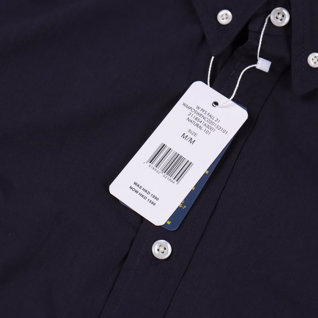 Ralph Lauren American retro classic short-sleeved shirtThere are only a few remaining orders for the new spring and summer men's cotton and linen short-sleeved shirts from the original factory. All the fabrics and accessories are provided by the customer. The cotton and linen fabric is very comfortable, breathable and light to wear in summer. The hand feel is fine, soft and comfortable. The details and craftsmanship are all excellent. It is a must-have for men's wardrobes. The style is simple, elegant, fashionable and casual. It looks super cool when worn. Don't miss it if you like. The original cotton and linen material is skin-friendly, comfortable, breathable and refreshing The classic embroidered logo is invincible and versatile, suitable for both business and casual wear. The complete set of three-standard accessories is available