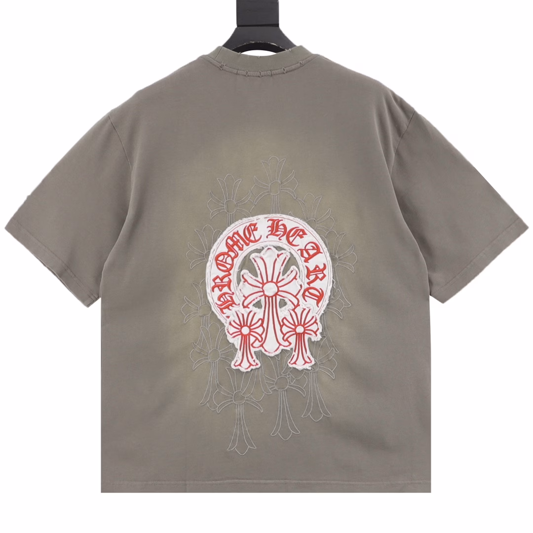 Kloxin 25ss Red Label Cross applied-embroidered washed perforated short-sleeved T-shirtThe private custom-made collection for the runway show features a full set of aged laser embossed custom-made 300g double-gauze fabricThe American-style acid-washed aged original fabric is laser-burned and embroidered with applioned fabric on the back. The letter embroidery makes it very comfortable to wearIt is low-key yet luxurious, looking very classy when worn. After heavy washing, the clothes are very soft and not picky about the wearerThe upper body is absolutely stylish and extremely luxurious. The original mold has passed the appraisal and the label is received100% silk washed water label original version tag with hanging rope sleeve hole alignment techniqueThe OS's loose and off-the-shoulder design makes it easy for any body type to wear