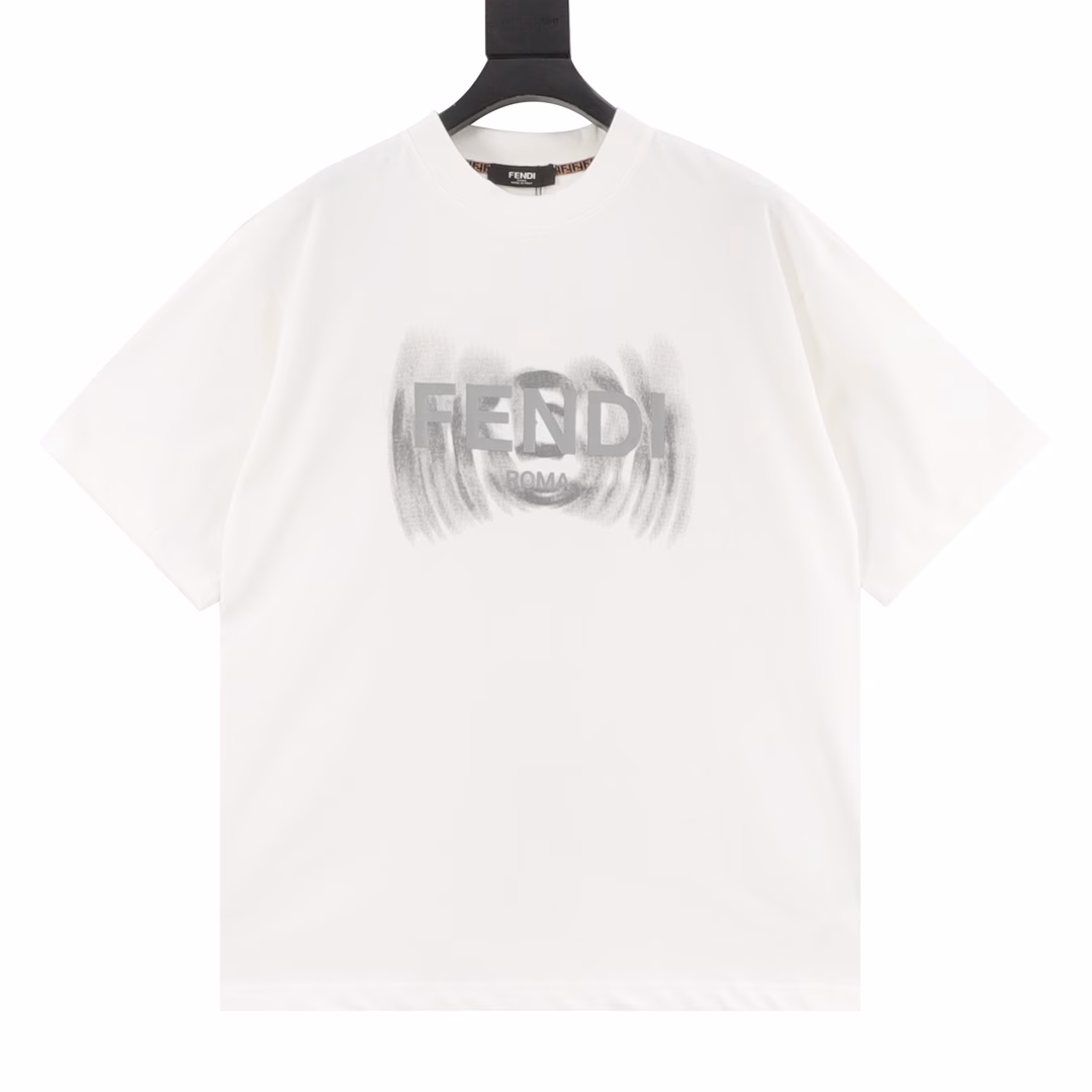 Fendi 25ss short-sleeved T-shirt with rendered letter logoMade of high-quality fabric, it can showcase your fashion taste and personality whether for daily wear or attending parties. This short-sleeved piece features a comfortable cut and a casual style, making it suitable for various occasions. Take advantage of the limited release and seize the opportunity to own this highly sought-after trendy item! Don't miss out! Buy now and become the focus of the fashion world!