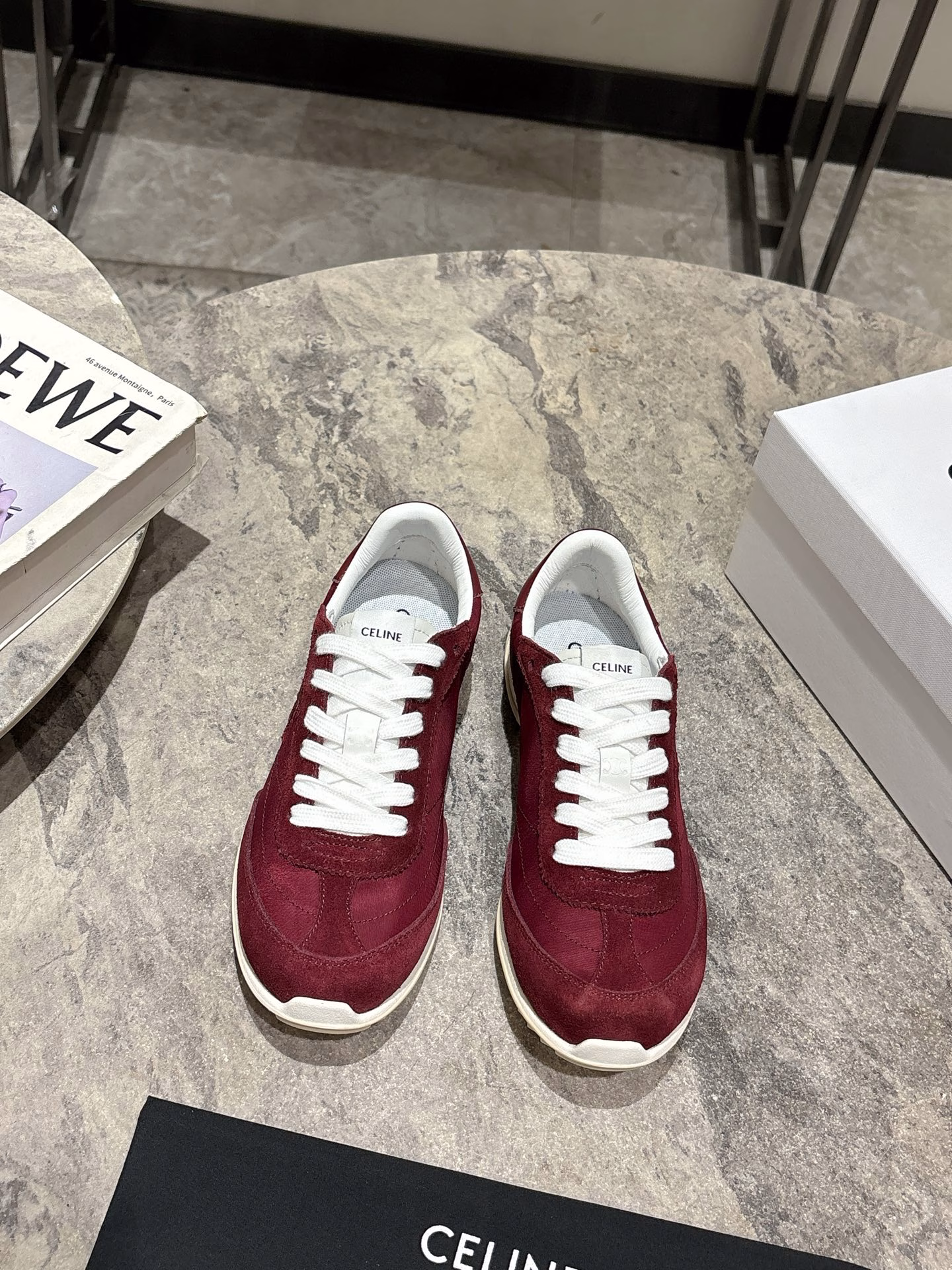 CELINE's latest Racer series of Gump shoes for spring and summer has been highly recommended by many celebrity fashion bloggers. The classic design of the Gump shoes will never go out of style Cool and versatile, it can perfectly match both sporty outfits and casual wear for daily outings, easily enhancing the overall look's texture. Moreover, the design of this pair of shoes fits your feet well, making walking less tiring. They are also breathable in spring and summer, preventing you from sweating. Whether you are shopping, traveling or exercising, it can be your best companion. The upper is made of high-gloss cowhide and breathable fabric