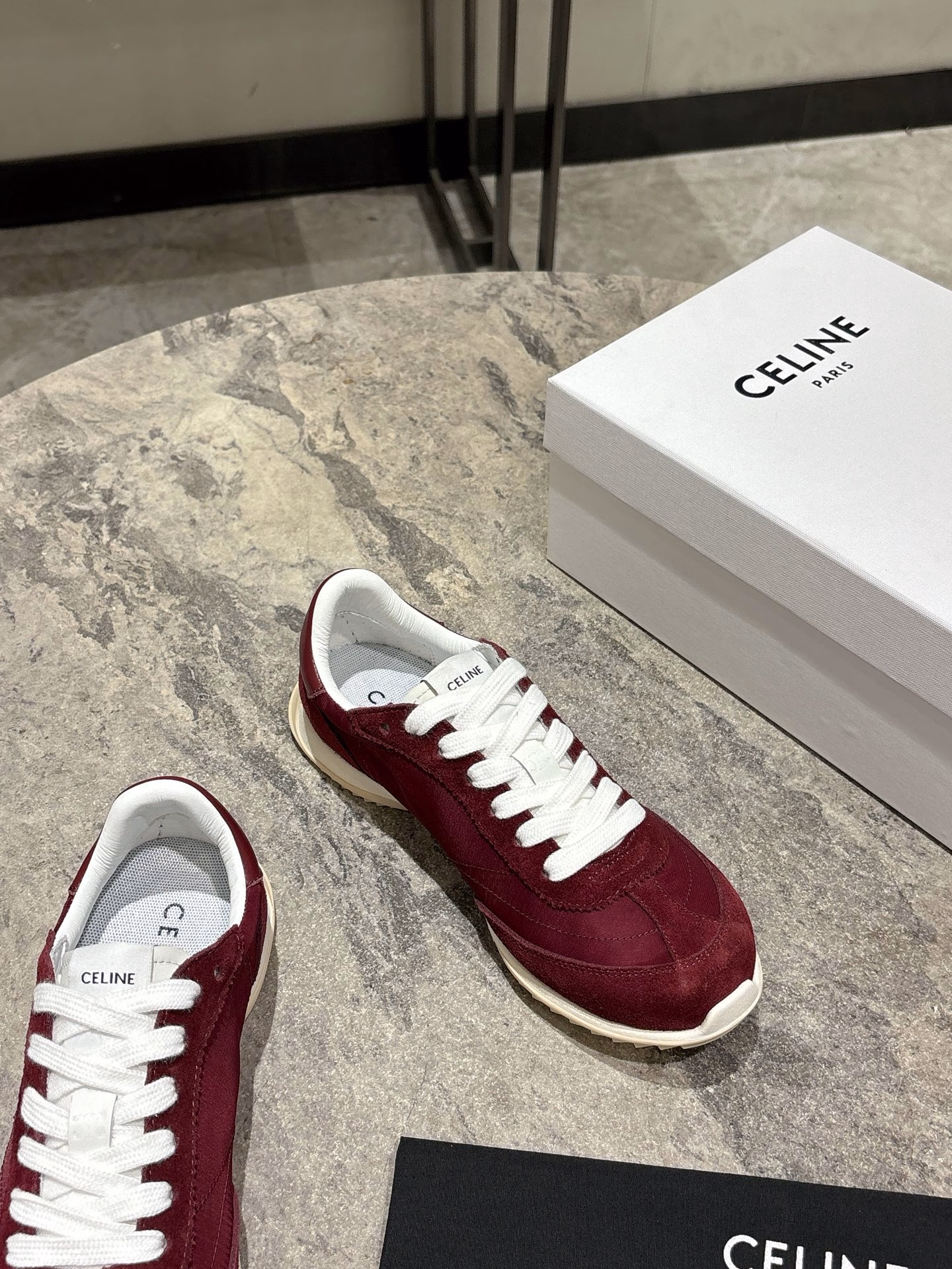 CELINE's latest Racer series of Gump shoes for spring and summer has been highly recommended by many celebrity fashion bloggers. The classic design of the Gump shoes will never go out of style Cool and versatile, it can perfectly match both sporty outfits and casual wear for daily outings, easily enhancing the overall look's texture. Moreover, the design of this pair of shoes fits your feet well, making walking less tiring. They are also breathable in spring and summer, preventing you from sweating. Whether you are shopping, traveling or exercising, it can be your best companion. The upper is made of high-gloss cowhide and breathable fabric
