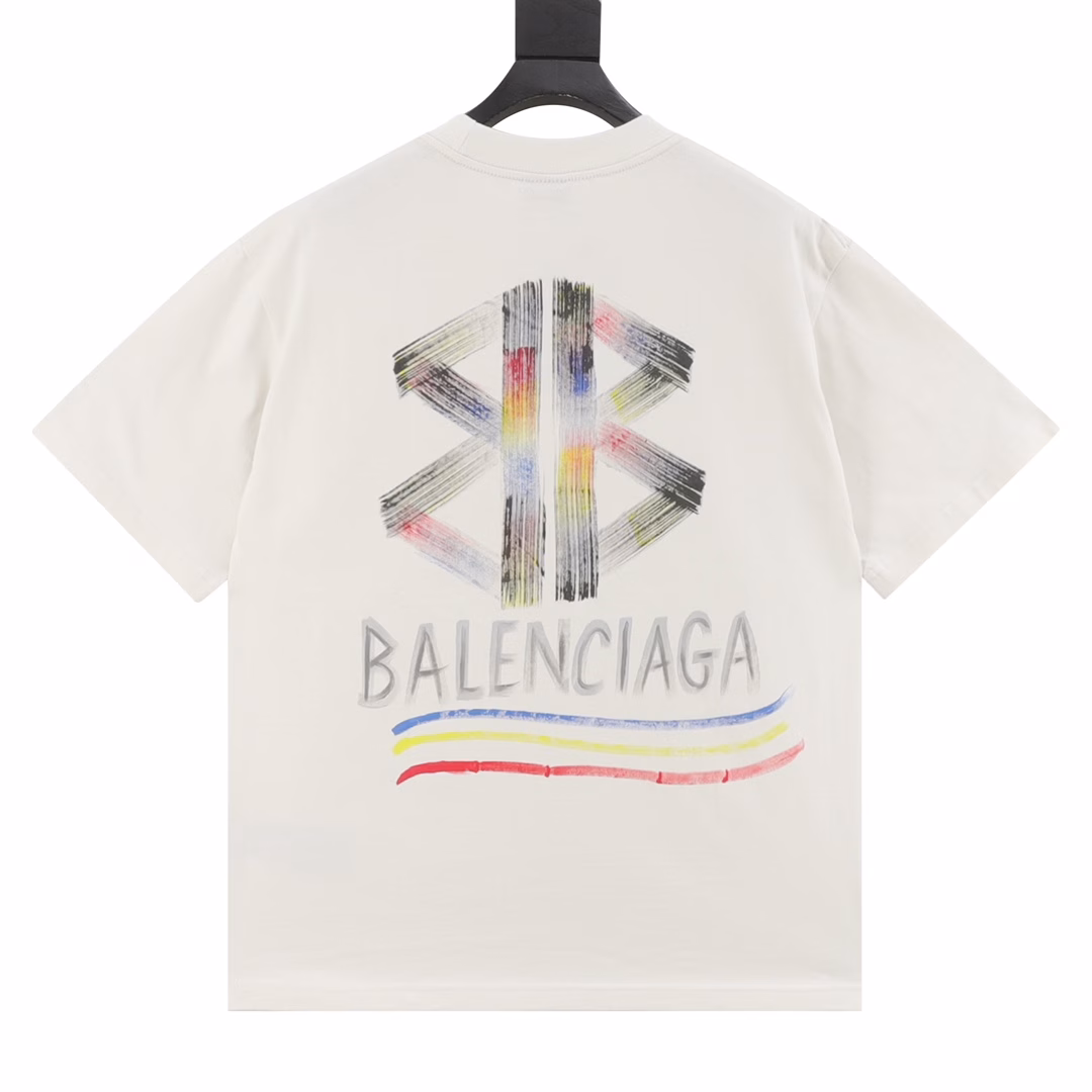 Balenciaga hand-painted Coke pattern round-neck short-sleeved T-shirtThis product is made of hand-painted cola pattern pure cotton soft fabric, color-matched fixed dyeing fabric, ultra-fine flat mesh process, with a strong sense of fashion. It is fixed dyeing pure cotton fabric, OS pattern, complete three labels, and suitable for both men and women.