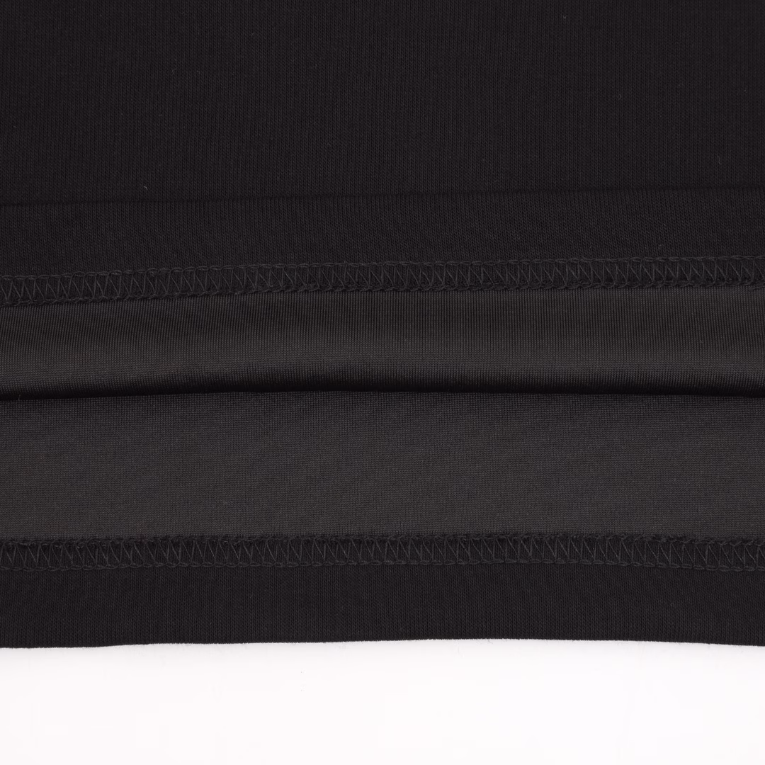 Chrome Hearts embroidered white label cross shortsHand-cranking CUSTOM leather label ➕ Sanskrit embroidery pocket zipper designThe design of the elastic waist and drawstring waistband ensures a comfortable fit. The custom-made fabric has a loose fit