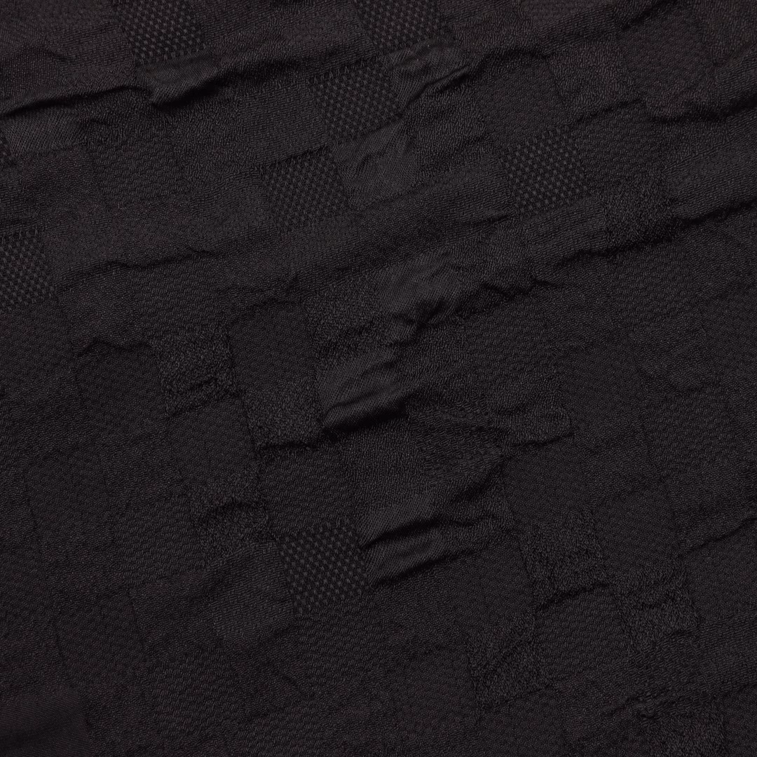 LOUIS VUITTON LV checkered jacquard suit shortsGenuine purchase, custom-made LV checkered bubble texture fabric, silk and cotton blended lining fabric, custom-made fabric, positioning cutting bed, custom-made accessories, well-fitting silhouette
