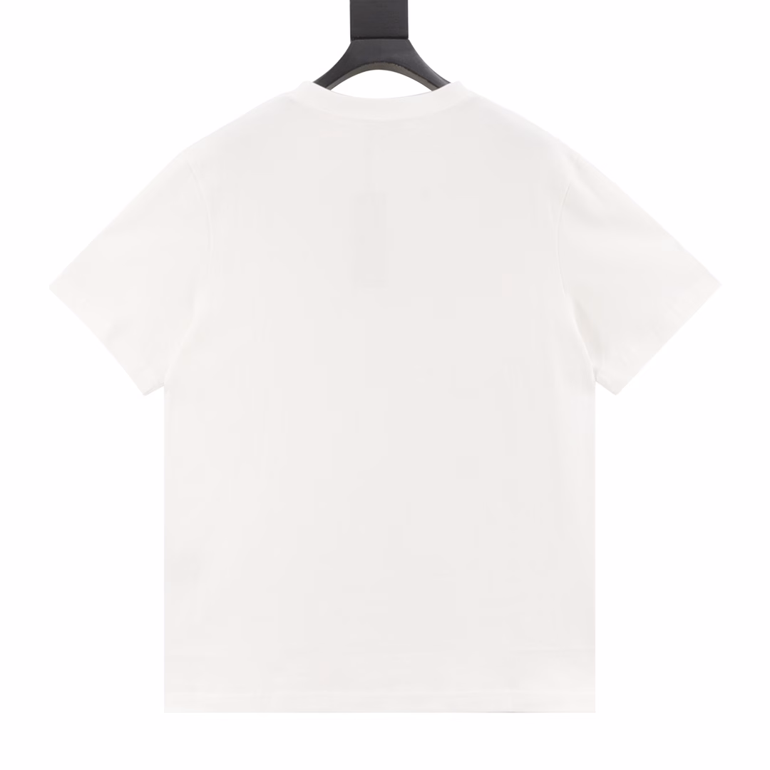 Dior classic Logo printed T-shirt. Interpret eternal luxury with minimalist strokes. The iconic 