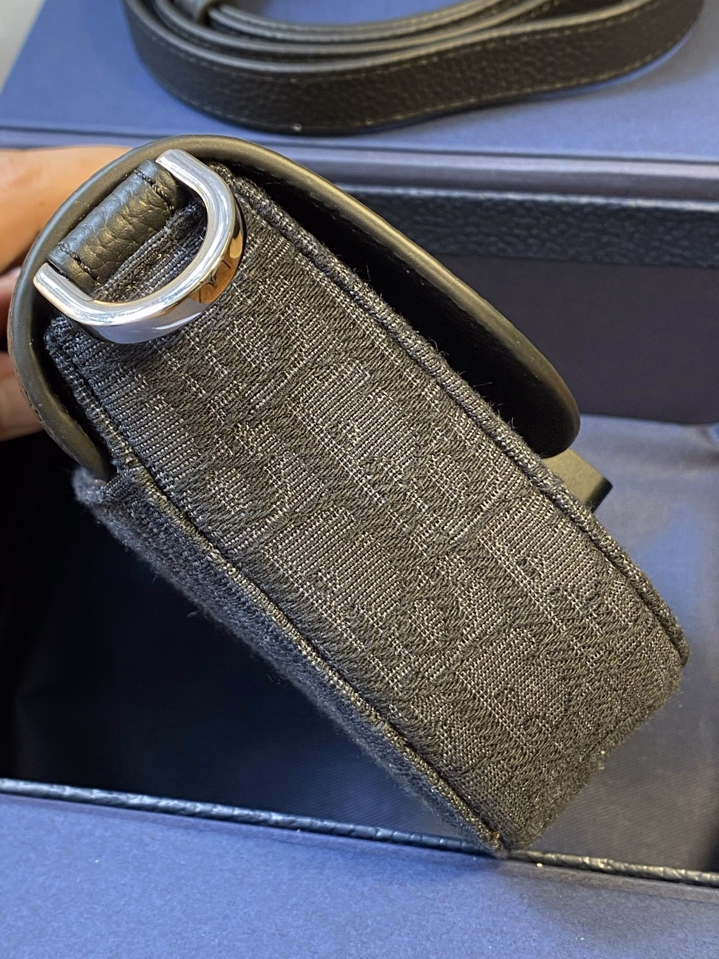 Real delivery photos, CD saddle bag
