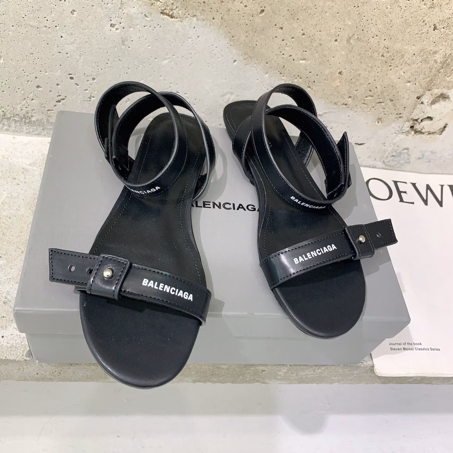 BALENCIAGA* ✨2025 Spring and Summer new punk style sandals👠Fashionable and stylish, full of fashion style💯High-end cowhide fabric, sheepskin lining, Italian🇮🇹imported leather outsole