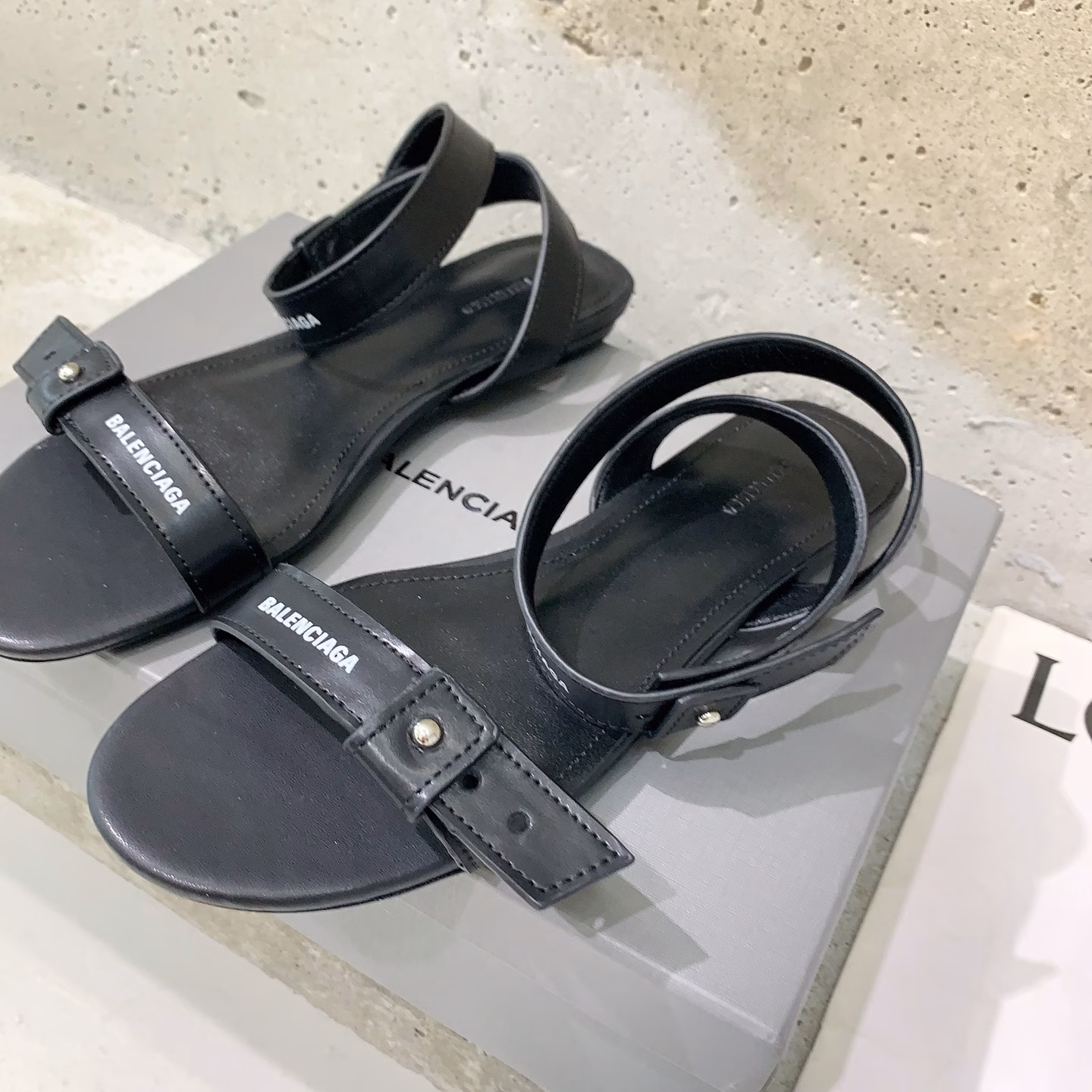 BALENCIAGA* ✨2025 Spring and Summer new punk style sandals👠Fashionable and stylish, full of fashion style💯High-end cowhide fabric, sheepskin lining, Italian🇮🇹imported leather outsole