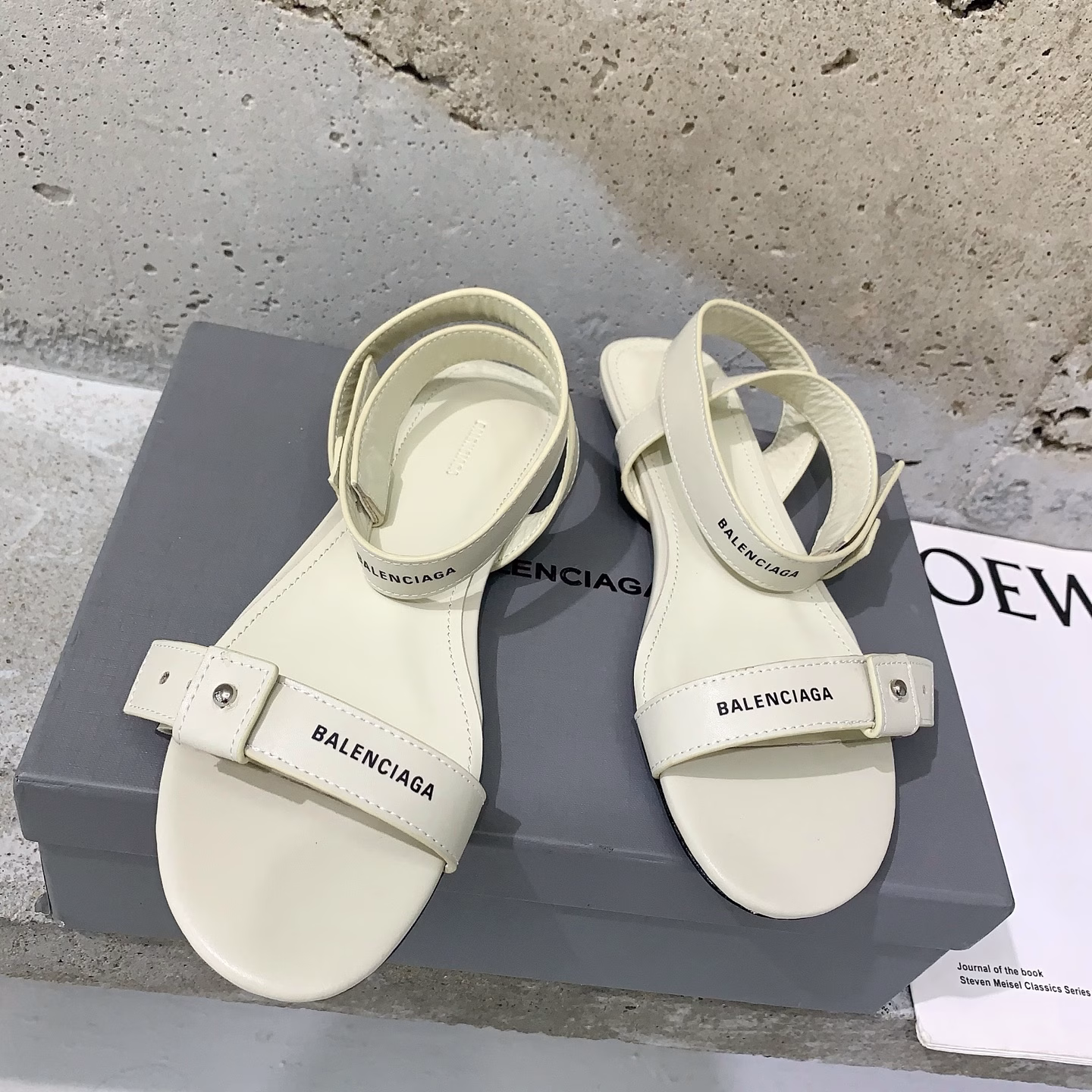 BALENCIAGA* ✨2025 Spring and Summer new punk style sandals👠Fashionable and stylish, full of fashion style💯High-end cowhide fabric, sheepskin lining, Italian🇮🇹imported leather outsole