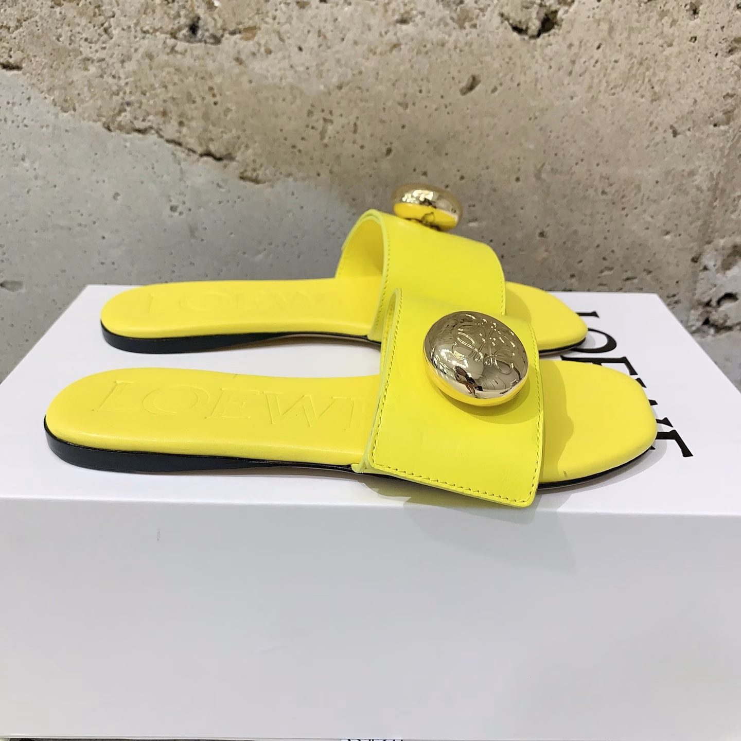 LOEW*✨25 Spring and Summer new slippers💕Unique shape, visible comfort, lazy and casual yet elegant❤️Paired cowhide fabric, sheepskin lining, Italian🇮🇹imported leather outsole