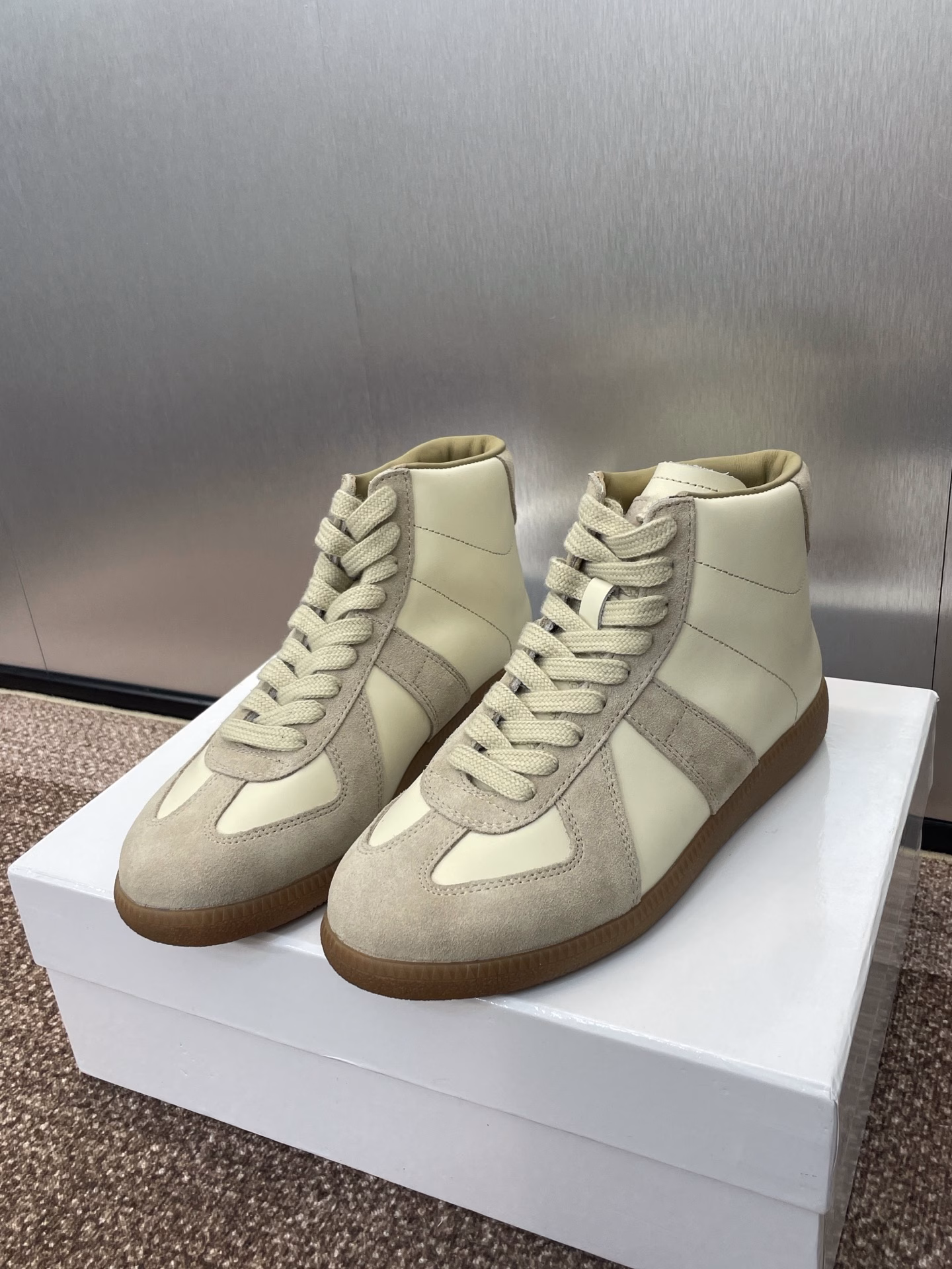 MaisonMargiela couple's lace-up German training high-top shoes MM6 Margiela flat-bottom round-toed graffiti color-blocking retro casual boxing shoes