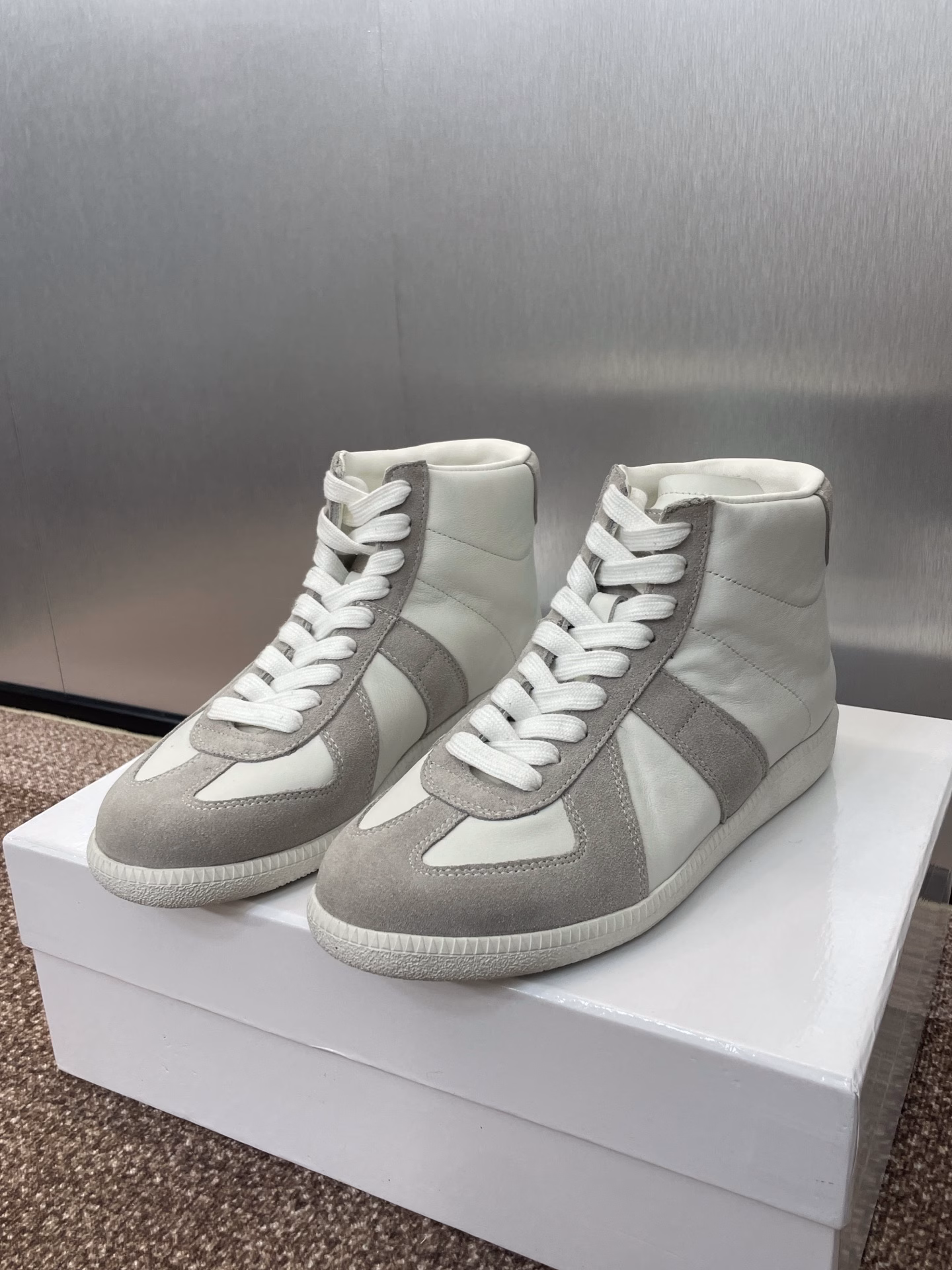 MaisonMargiela couple's lace-up German training high-top shoes MM6 Margiela flat-bottom round-toed graffiti color-blocking retro casual boxing shoes