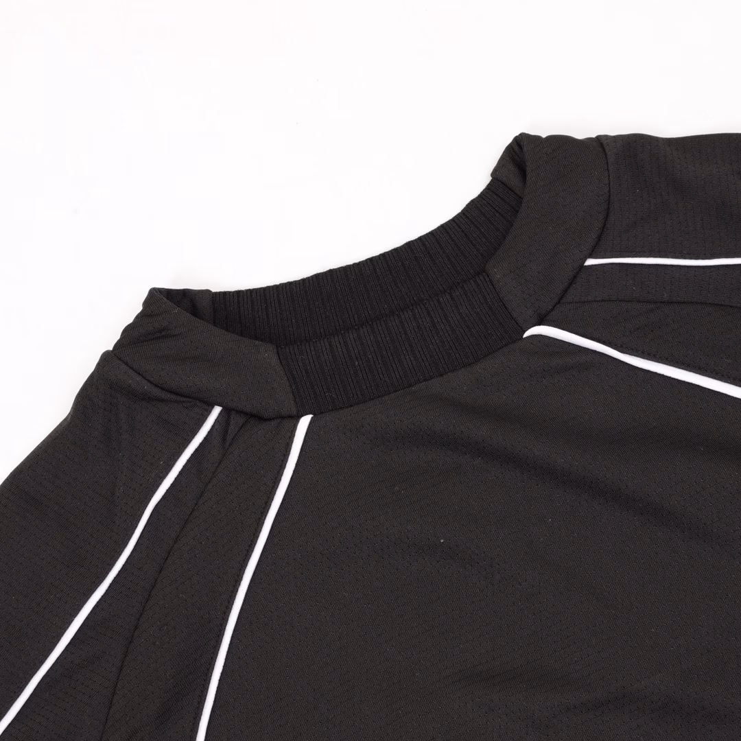 Balenciaga New Lamborghini Joint No. 63 Embroidered Print Set Short SleevesTechnical mesh jersey fabric, with Lamborghini team artwork prints and embroidery on the front and back, designed by Balenciaga for Automobili Lamborghini