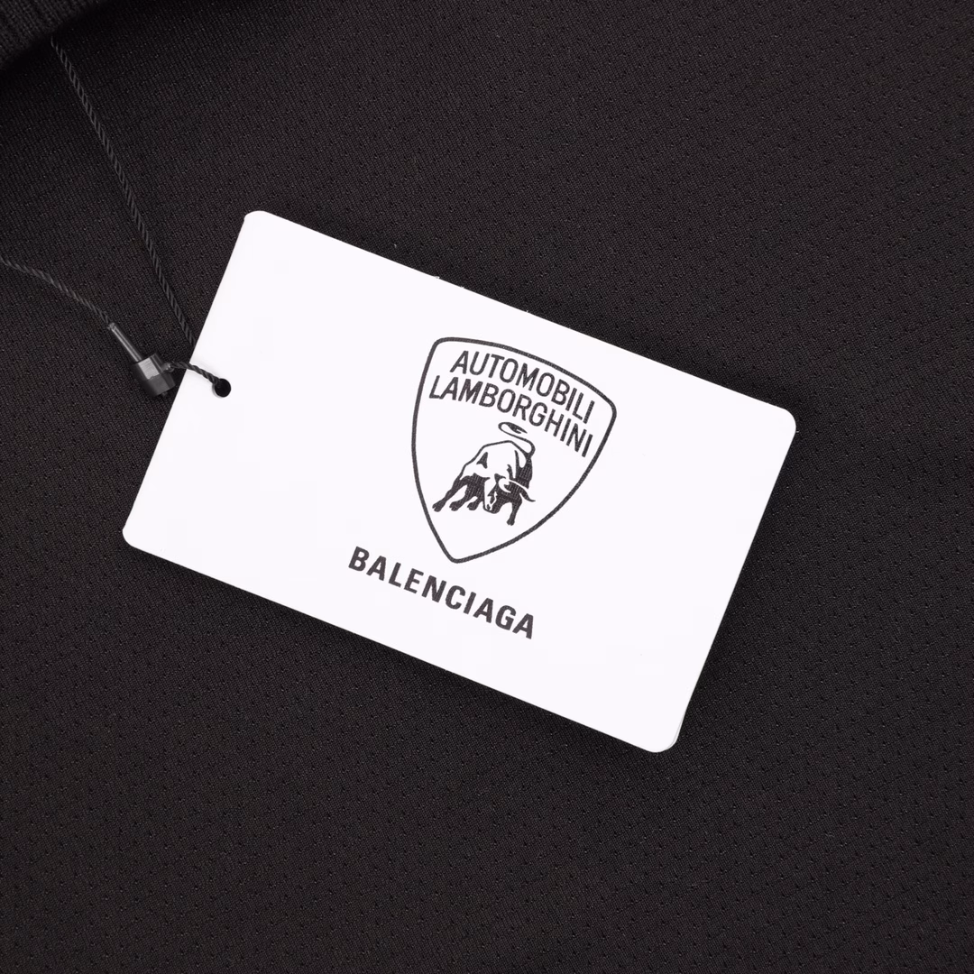 Balenciaga New Lamborghini Joint No. 63 Embroidered Print Set Short SleevesTechnical mesh jersey fabric, with Lamborghini team artwork prints and embroidery on the front and back, designed by Balenciaga for Automobili Lamborghini