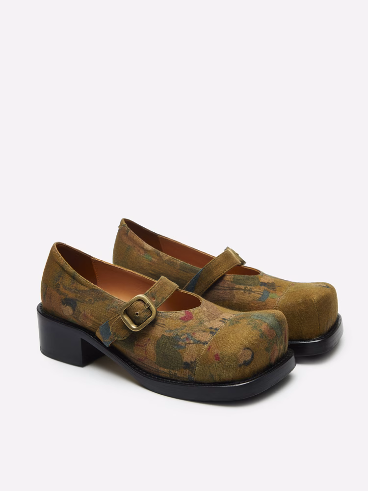 Star shoemaker 24 iFashion New arrival of the season Clown shoes, ancient plant dyeing, retro ugly cute shoes, Japanese style women's niche original design, buckle thick-soled Mary Jane shoes. Heel height 5cm, good comfort and wrapping. Full of personality, very easy to match with various styles of clothes. Fabric: ancient plant dyeing cotton cloth. Lining: water-dyed cowhide lining. Leather-wrapped multi-layer combination outsole. Color: dark maid plant dyeing, dark checkered color patchwork plant dyeing, hidden purple plant dyeing