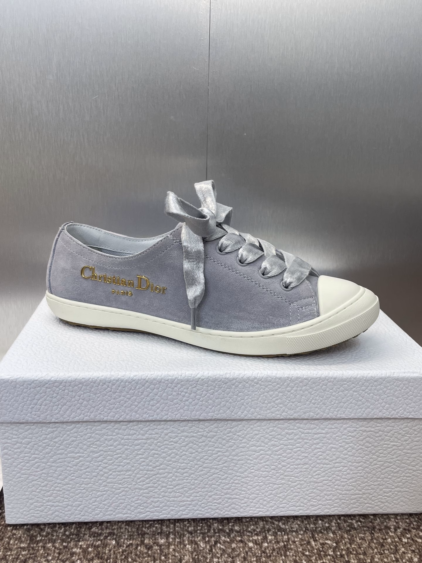 Dior 2025 Spring and Summer New Lucky Lace-up Casual White Shoes CD Letter Logo Metal Buckle Colorblocked Sports Shoes Celebrity Same Style Flat Round Toe Skateboard Shoes