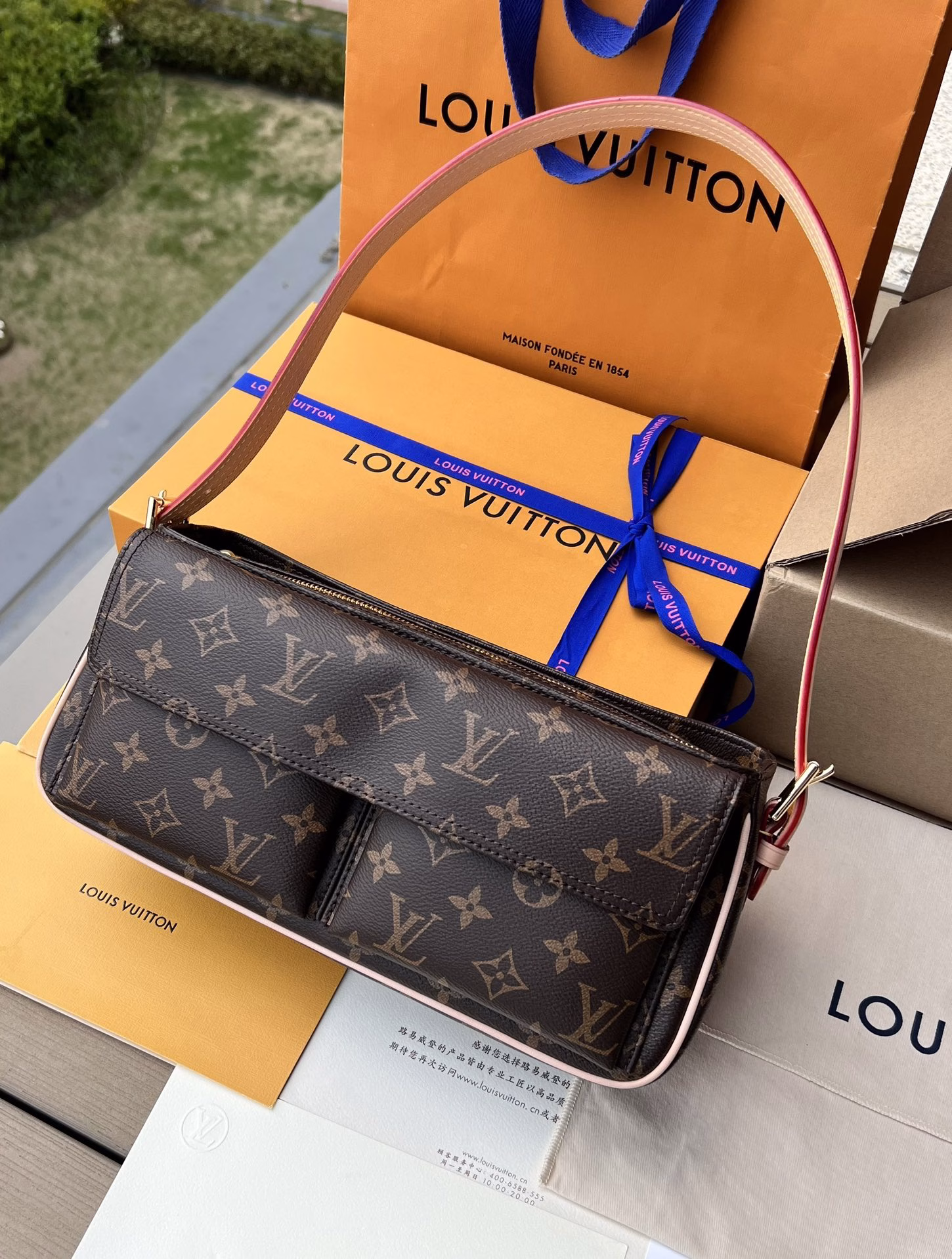 LV overseas channel goods second-hand camel bag ❗️ unisex camel bag, Viva-cite is full of coolness on the back, it is the most popular small camel, many bloggers, in the second-hand store this model is also the one with the most rapid increase in price, the most people look for a camel, and it is also the most perfect size that combines fashion, sophistication and practicality