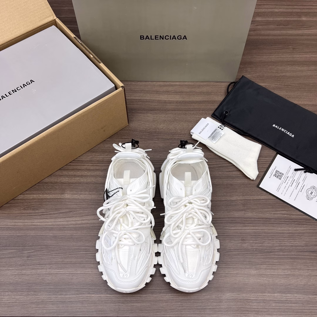 Balenciaga third generation sock strap sneakers.Balenciaga Sneaker Tess details are precisely aligned with the official private model combination outsole.Original big box From inside to outside, everything is 100% restored to the official configuration. Top-level exclusive for foreign trade, crushing all genuine versions on the market