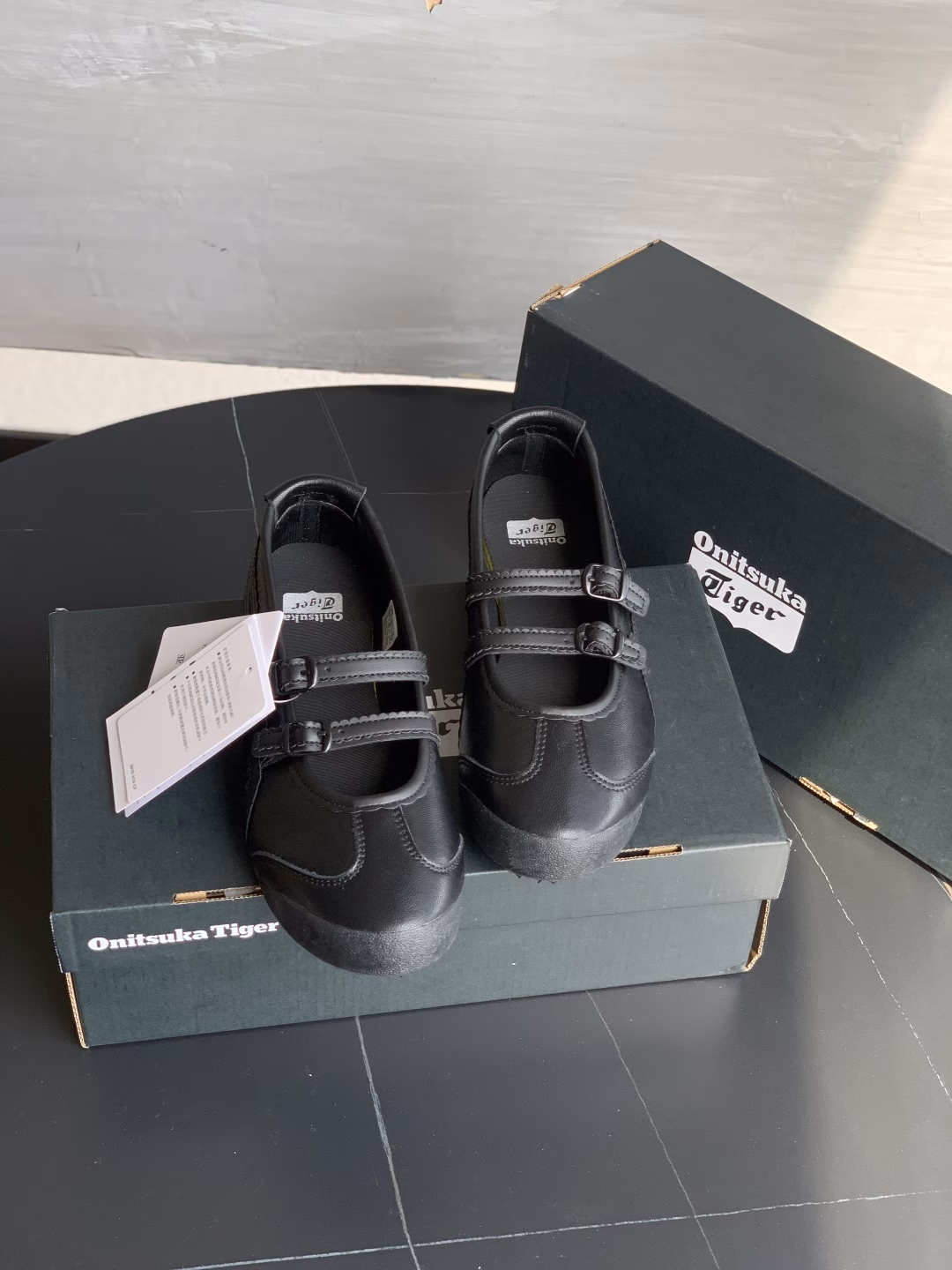Onitsuka Tiger Onitsuka Tiger Pure Original Pure Original Patou Joint Ballet Shoes｜MEXICO 66 TGRS Fashion Series Women's ❗️Based on the classic outline of Onitsuka Tiger MEXICO 66, it incorporates the high-end craftsmanship standards of TGRS and interprets the multifaceted charm of modern women!The delicate touch of cowhide leather and the breathability of mesh complement each other. The non-slip outsole can cope with complex urban road conditions, and the memory foam insole is really comfortable! It's really beautiful! The real thing is amazing! !I rarely use the word amazing to describe a pair of shoes!