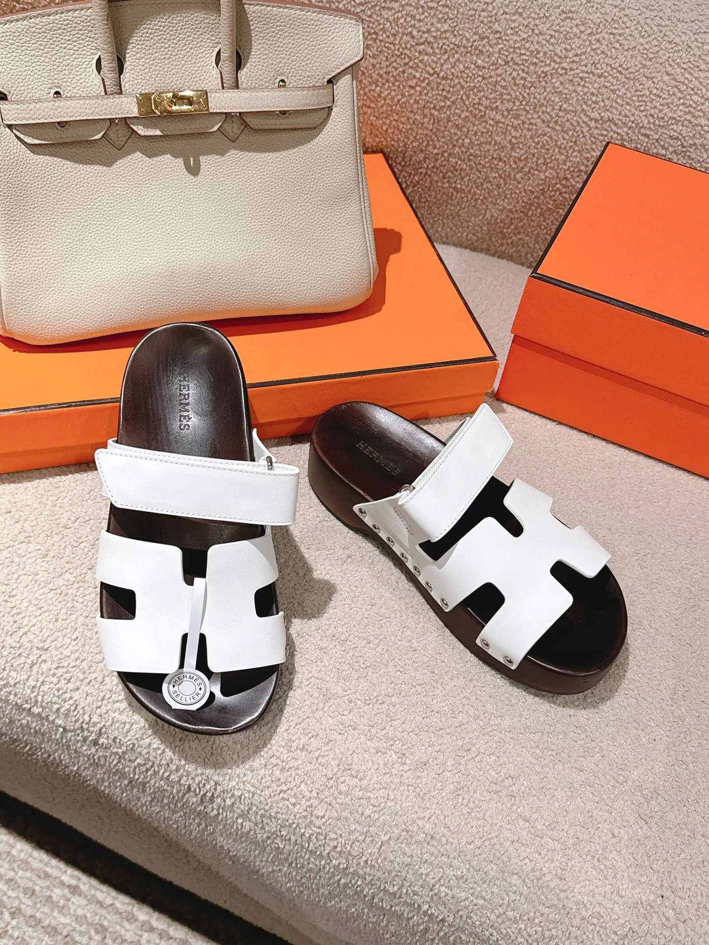 Hermes 2025 Spring and Summer Couple New KOS Holiday Style Colorblocked Lazy Beach Shoes H House Candy Color Thick Bottom Round Head Rivet Open Toe Second Uncle Sandals