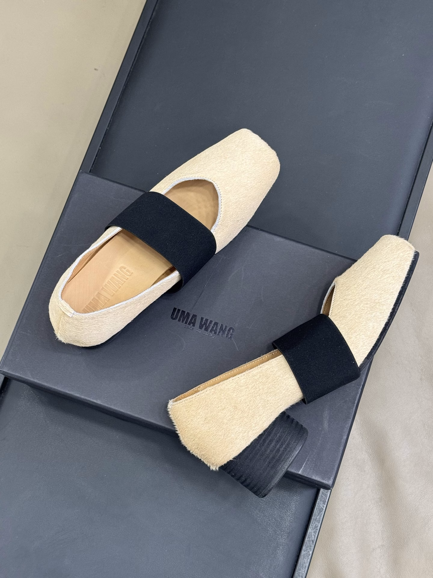 Uma wang 25 spring and summer ballet shoesPony hair material with single strap design, classic and innovativeSimple and not monotonous, very beautiful