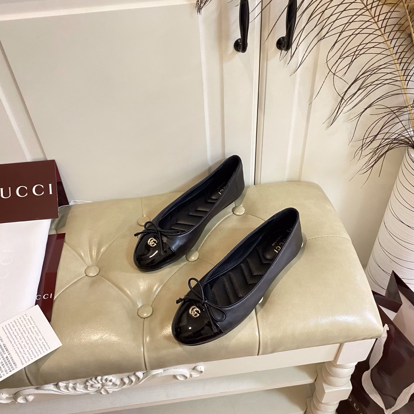 New Gucci, patent leather/cowhide with jacquard/lambskin surface, lambskin lining, genuine leather outsole