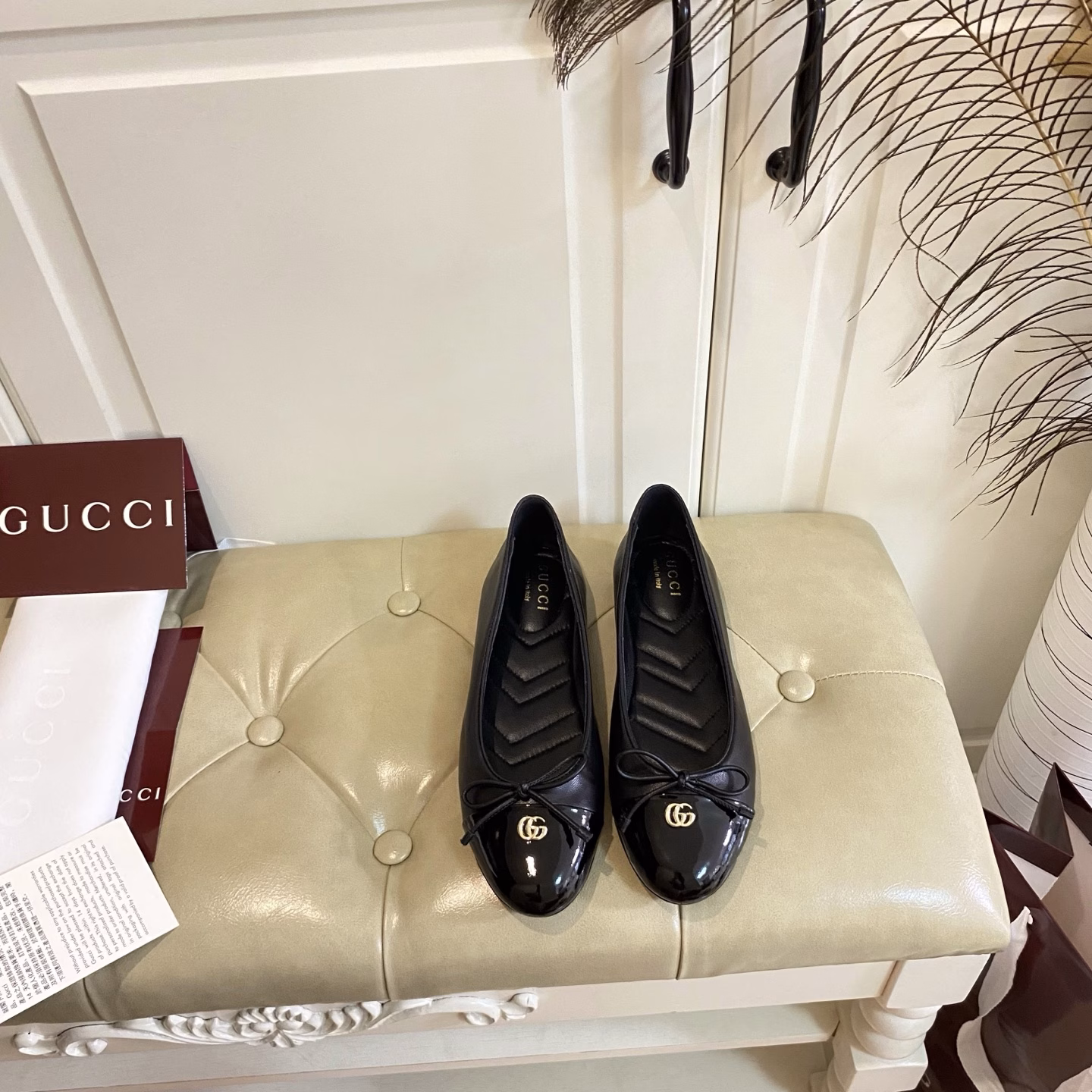 New Gucci, patent leather/cowhide with jacquard/lambskin surface, lambskin lining, genuine leather outsole