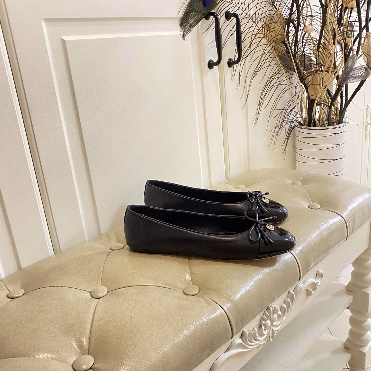 New Gucci, patent leather/cowhide with jacquard/lambskin surface, lambskin lining, genuine leather outsole