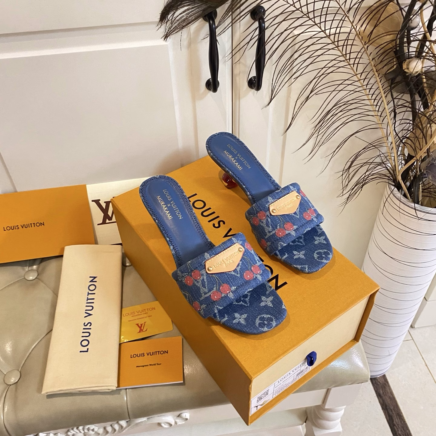 Louis Vuitton*LV new model, brand customized jacquard fabric/classic old pattern surface, sheepskin lining, hip-hop strawberry heel, genuine leather outsole,