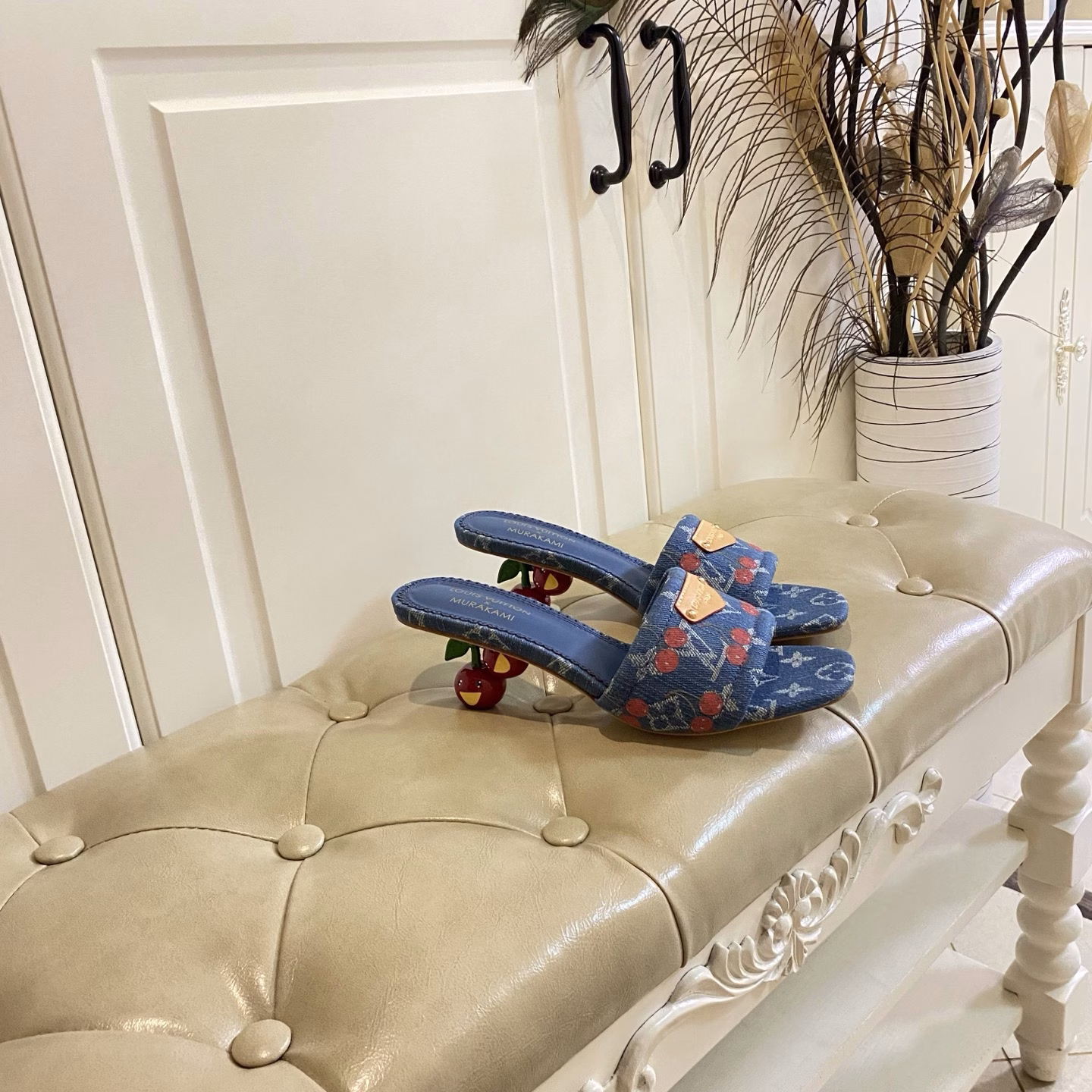 Louis Vuitton*LV new model, brand customized jacquard fabric/classic old pattern surface, sheepskin lining, hip-hop strawberry heel, genuine leather outsole,