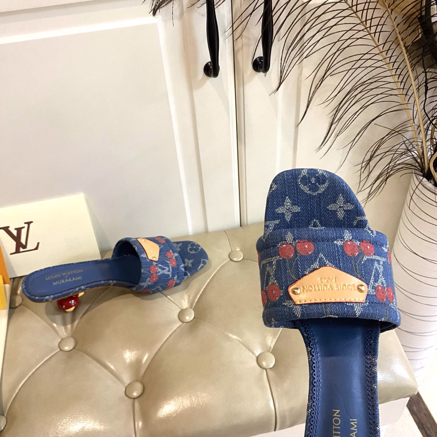 Louis Vuitton*LV new model, brand customized jacquard fabric/classic old pattern surface, sheepskin lining, hip-hop strawberry heel, genuine leather outsole,